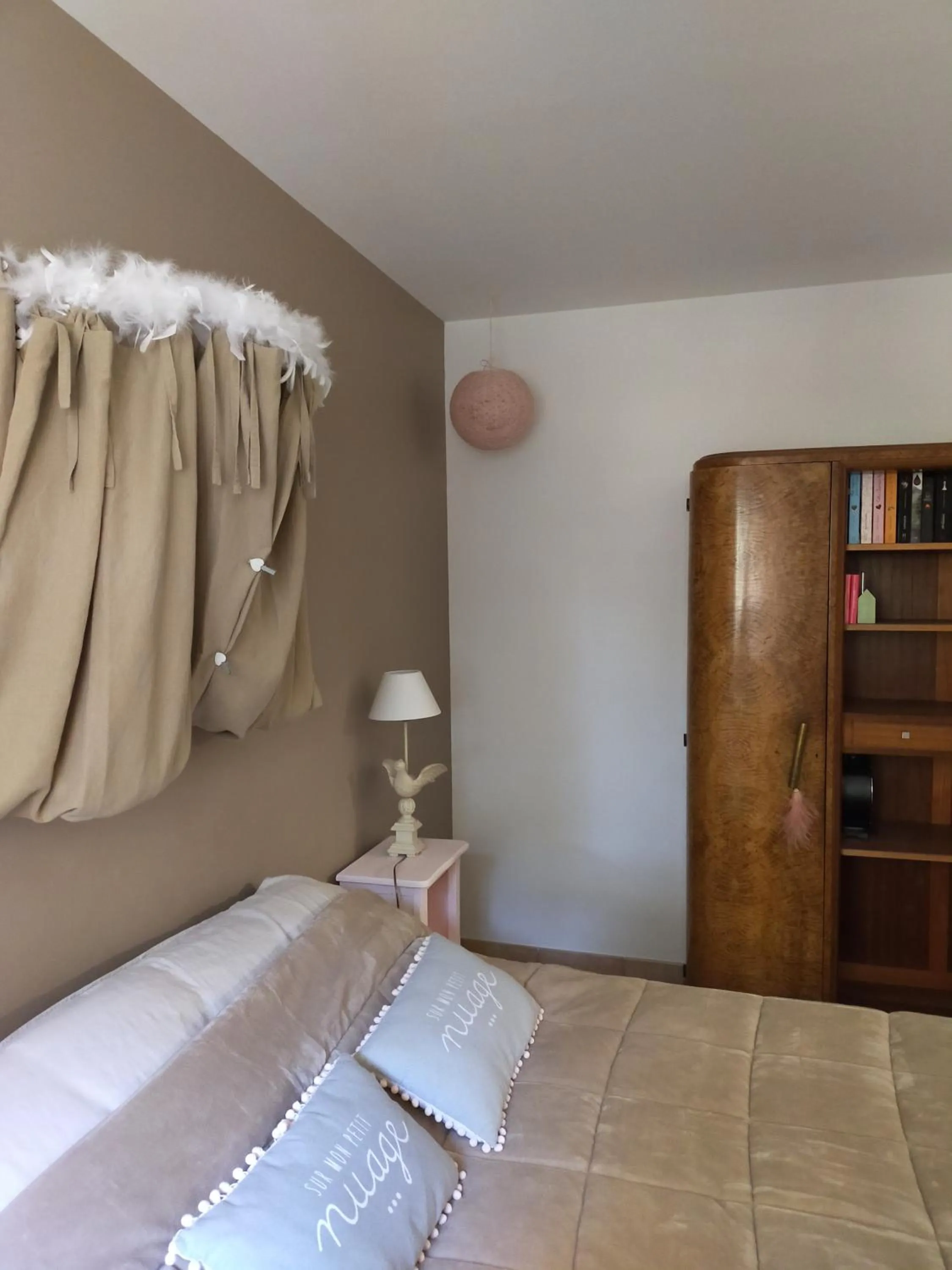 Bed in Rêve d’Emma