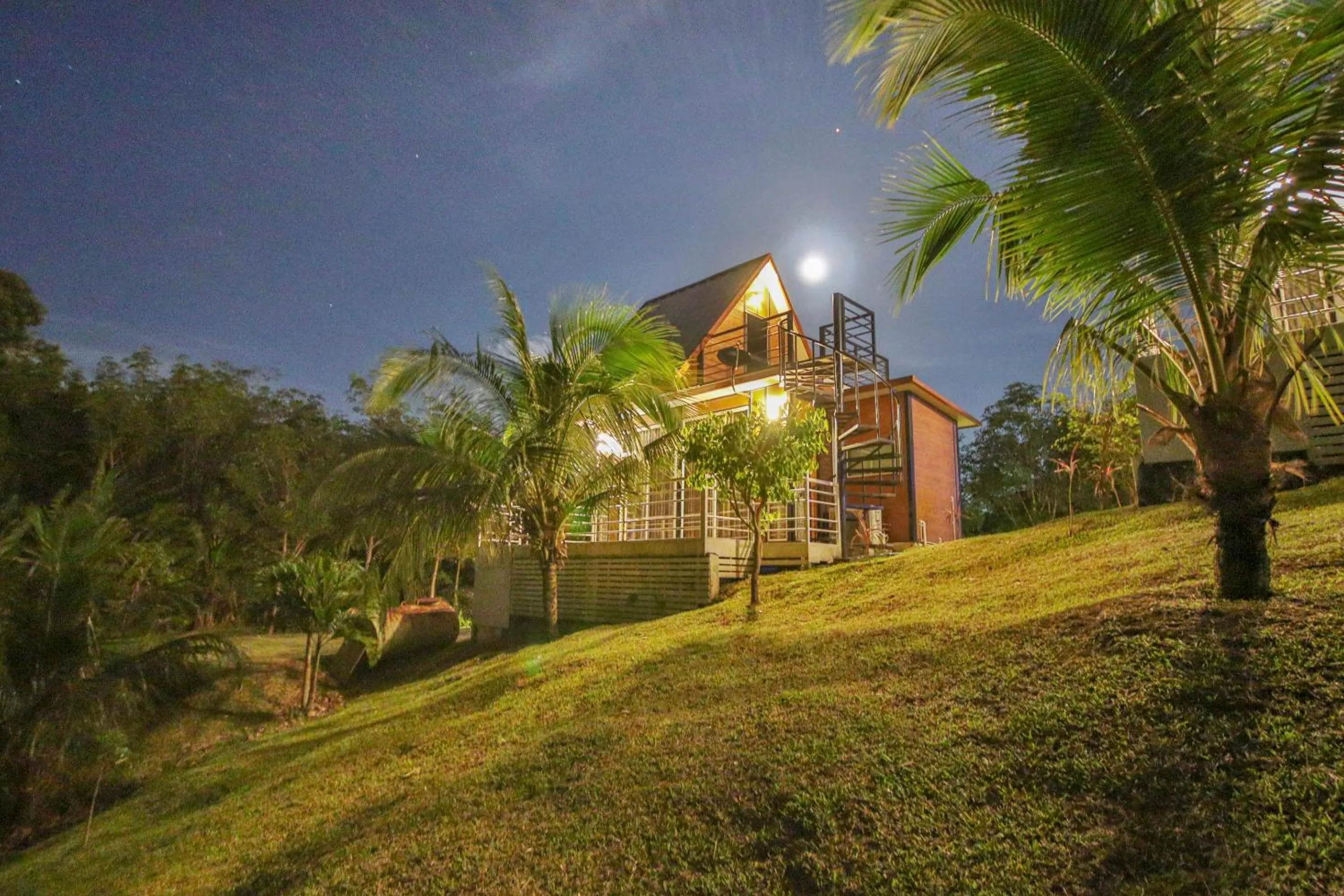 Facade/entrance in Happy Mountain Airport Resort