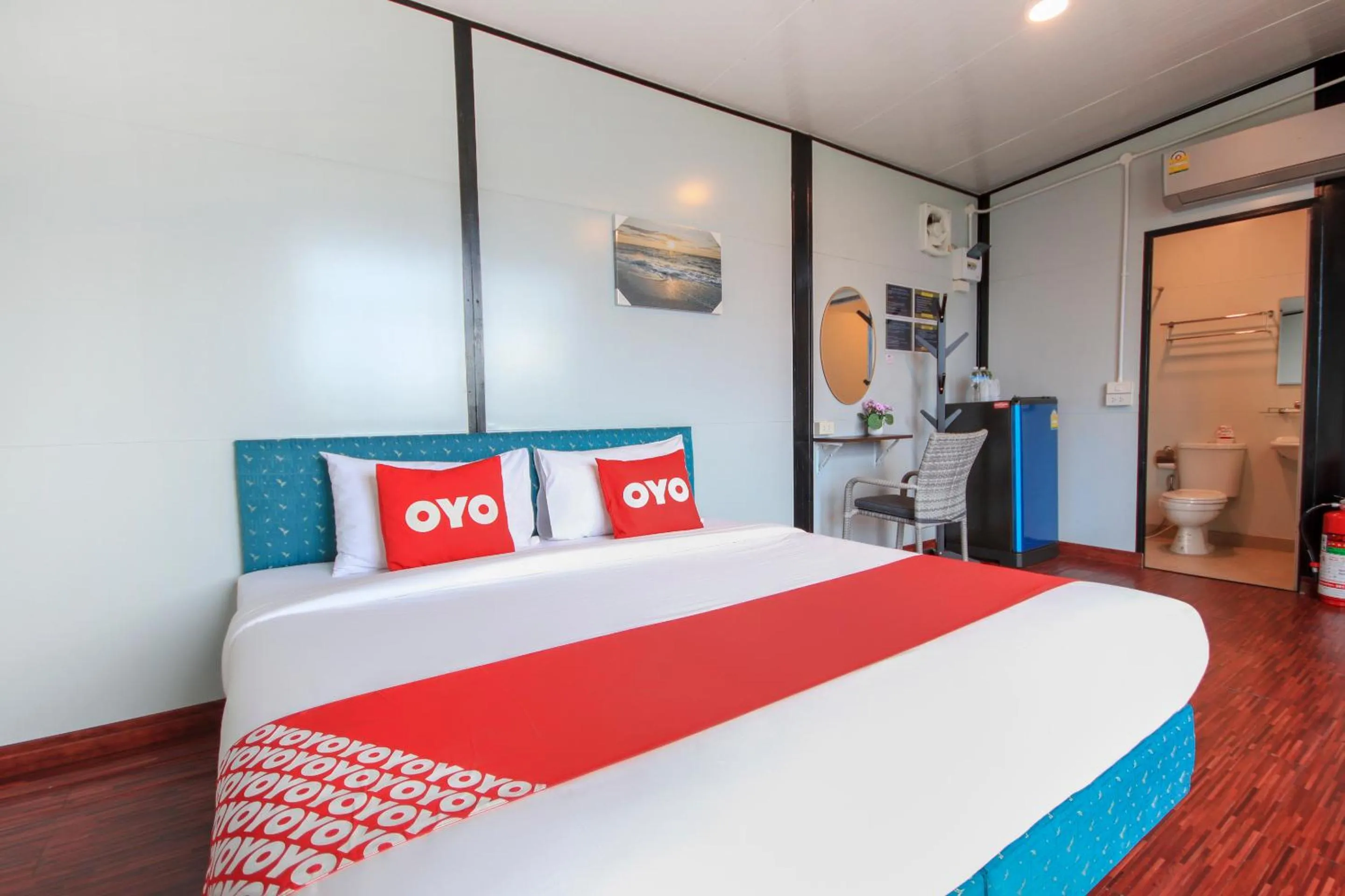 Bedroom, Bed in Happy Mountain Airport Resort