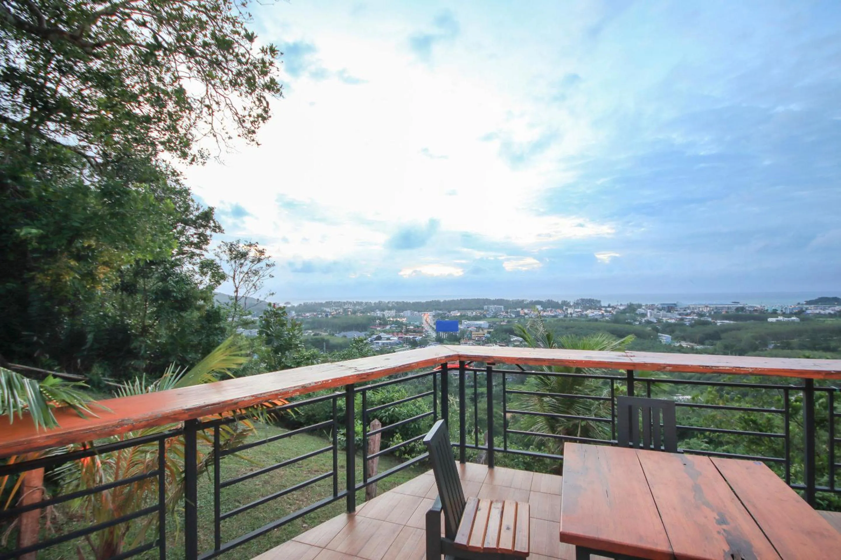 Balcony/Terrace in Happy Mountain Airport Resort