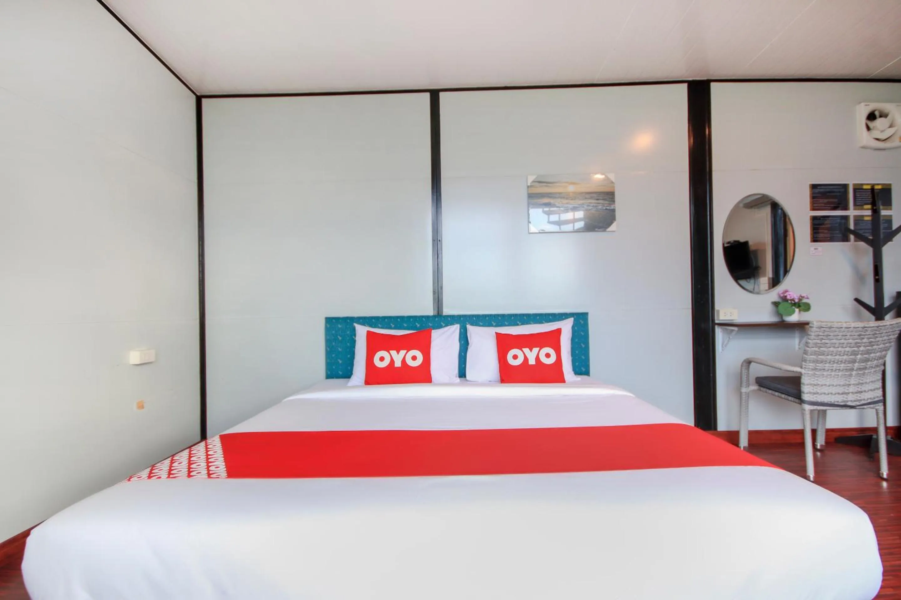 Bedroom, Bed in Happy Mountain Airport Resort