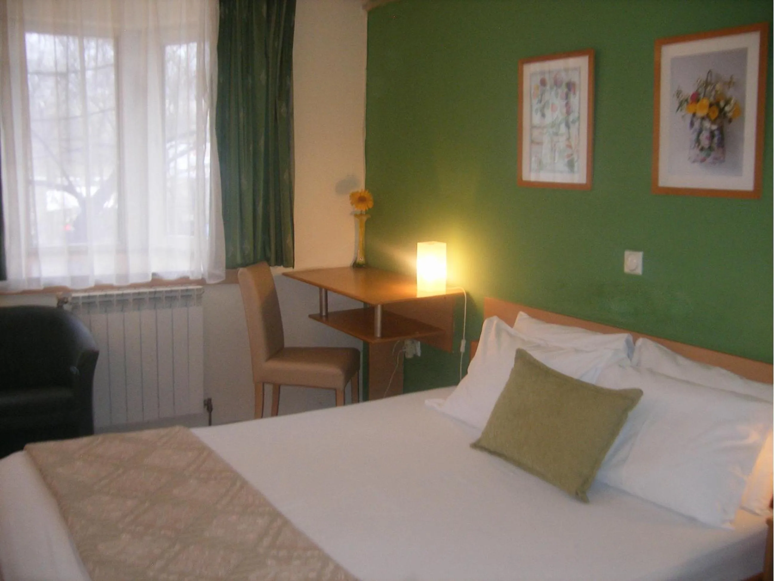 Photo of the whole room, Bed in Hotel 7