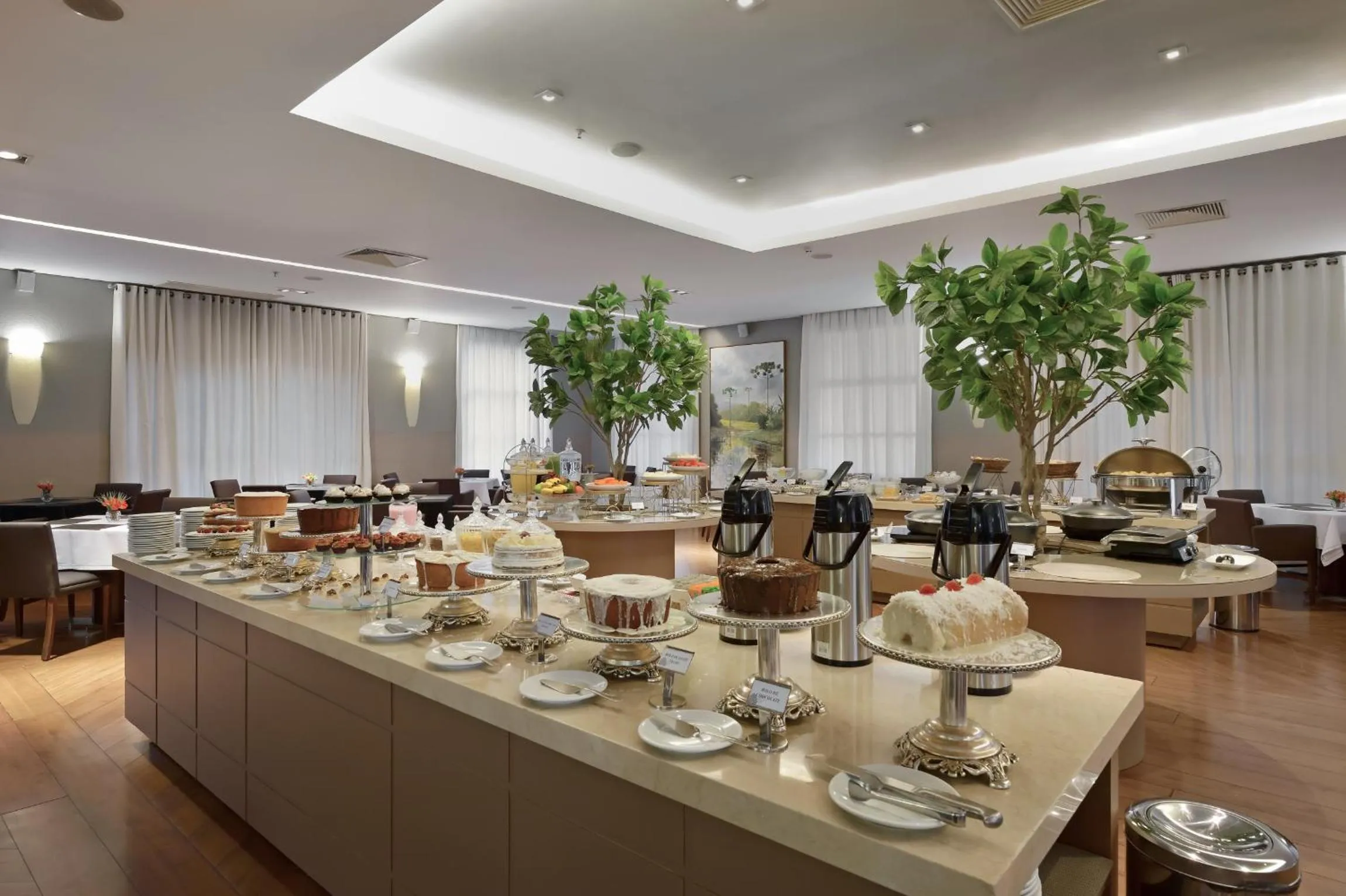 Restaurant/places to eat in Araucaria Plaza