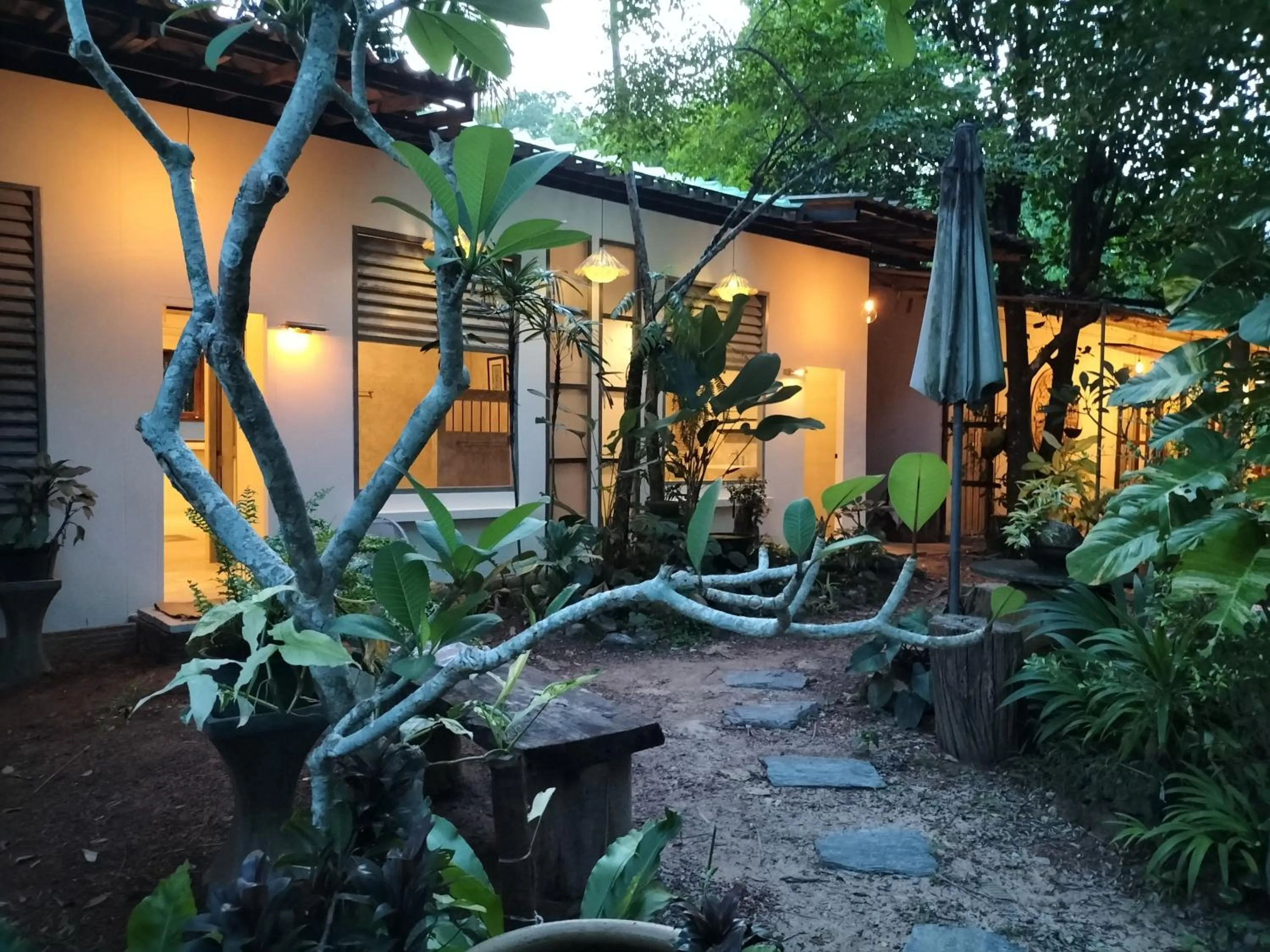 Baan Hotelier Resort