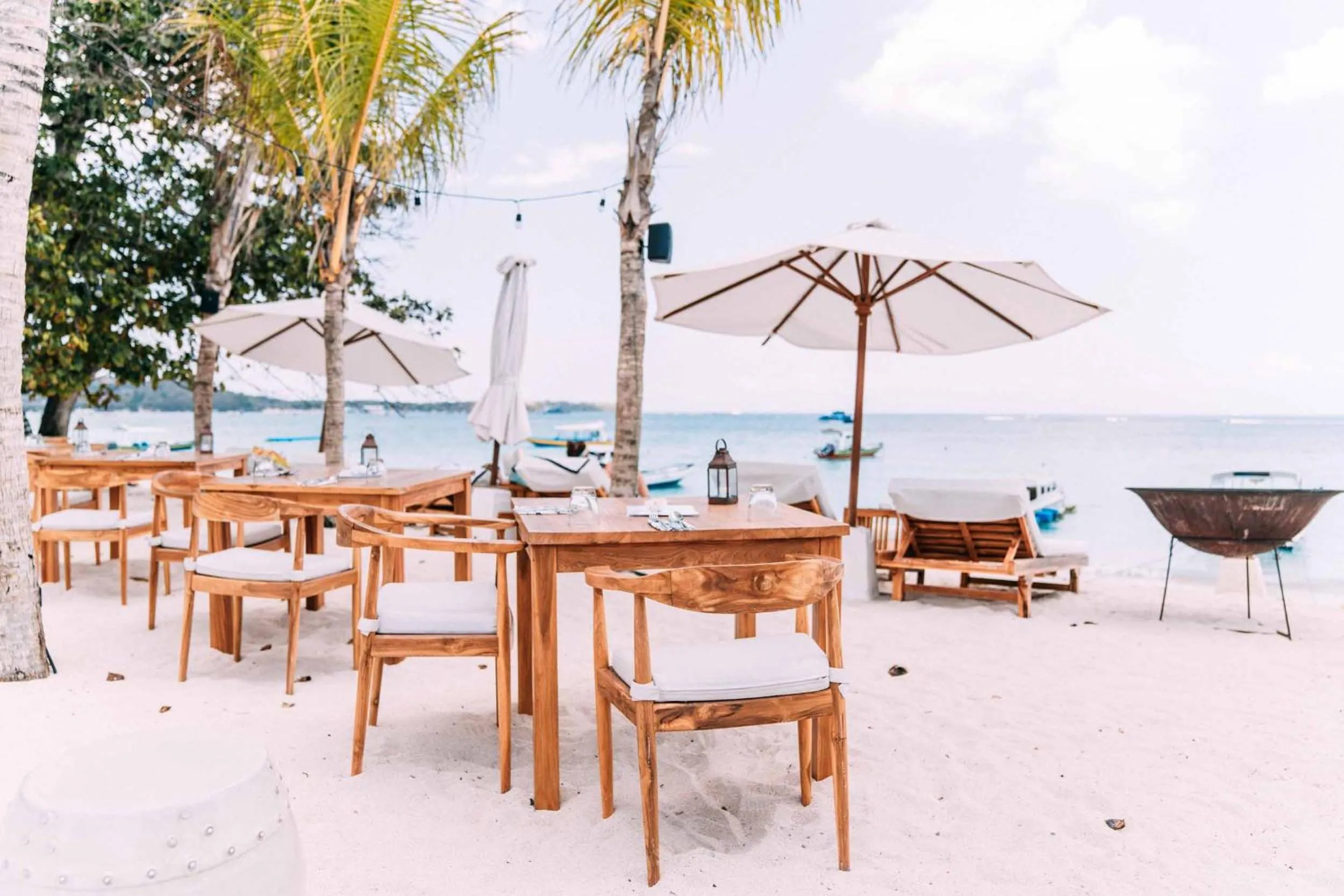 Restaurant/places to eat in Ohana's Beachfront Resort & Beach Club