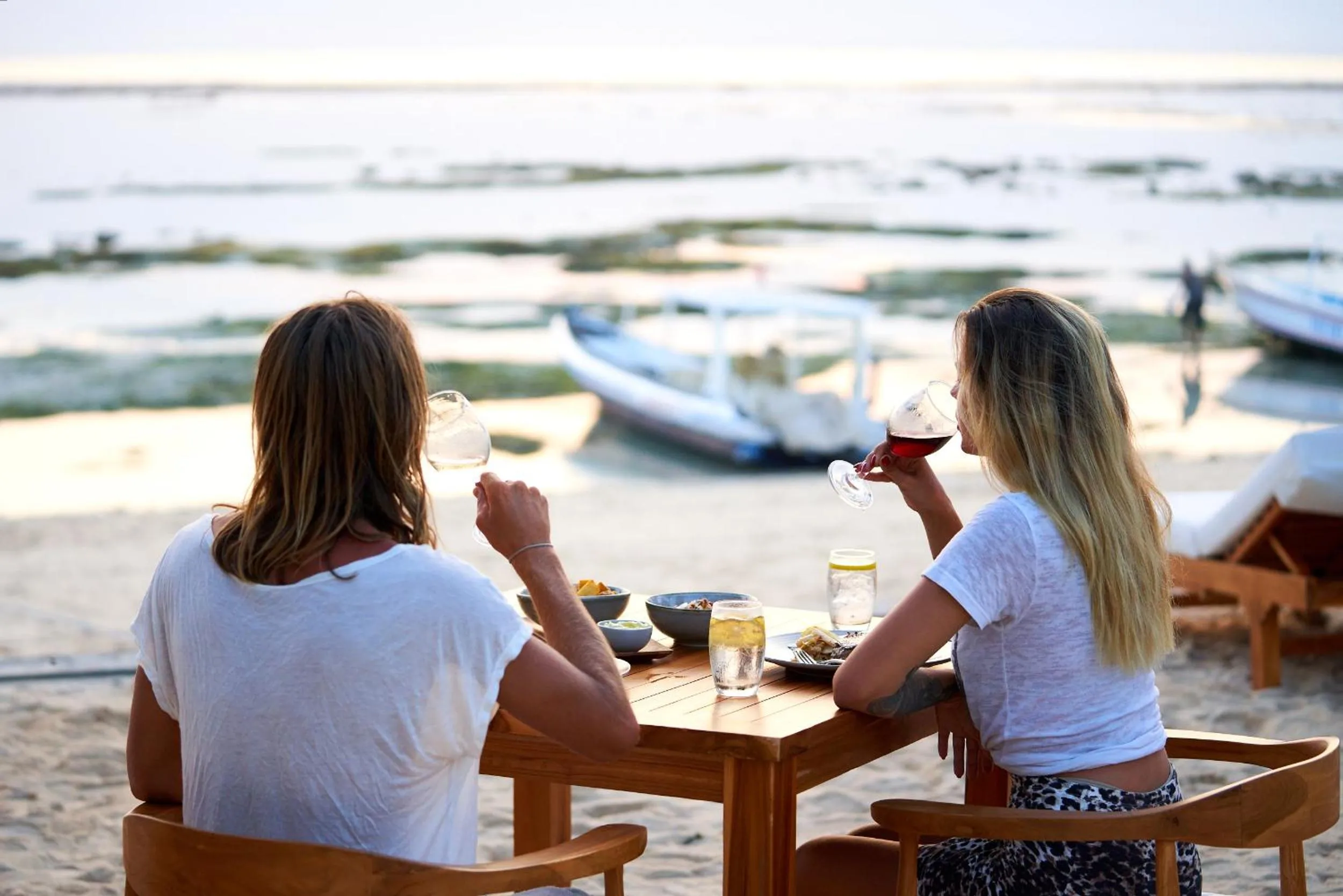 Dinner in Ohana's Beachfront Resort & Beach Club