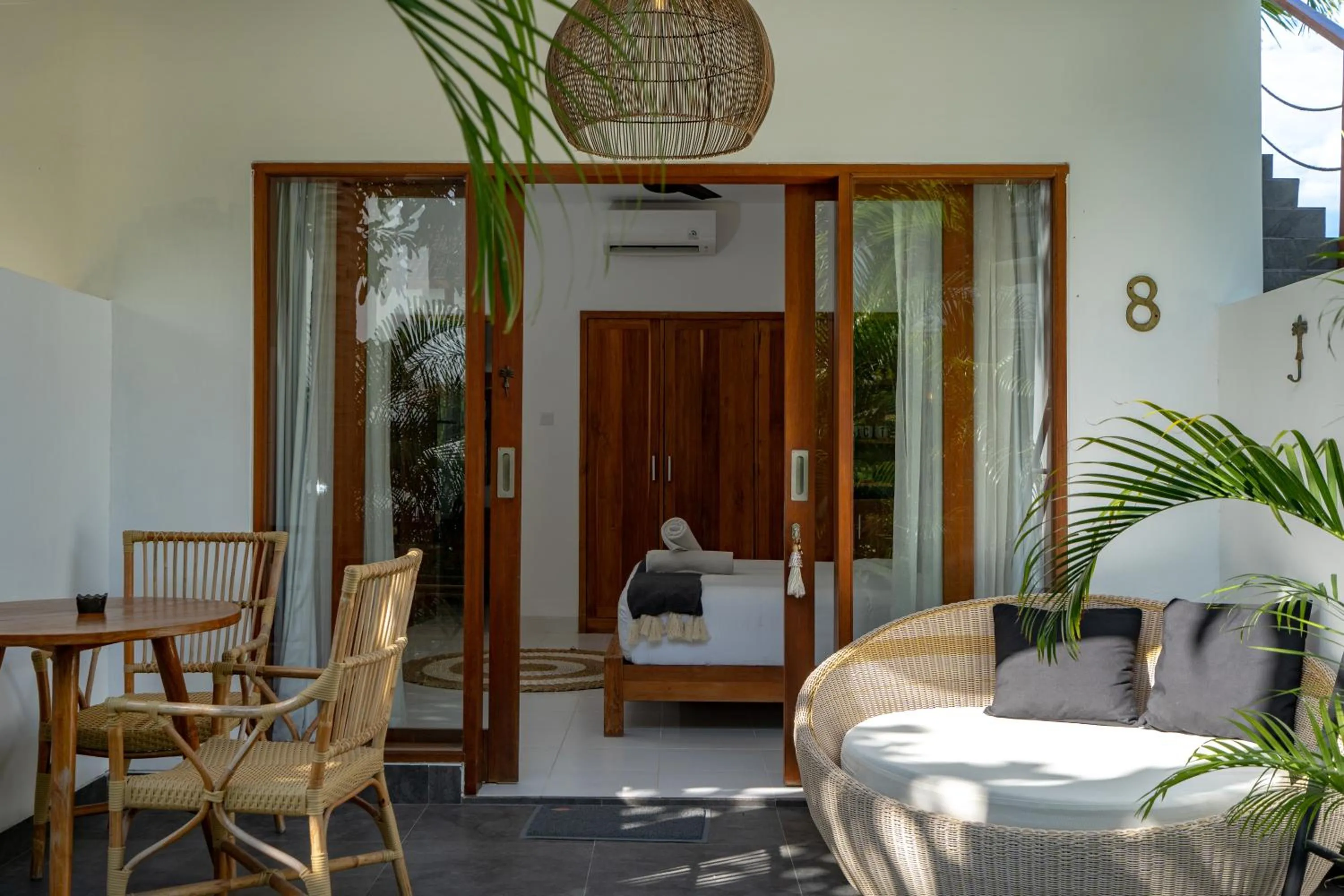 Balcony/Terrace in Ohana's Beachfront Resort & Beach Club