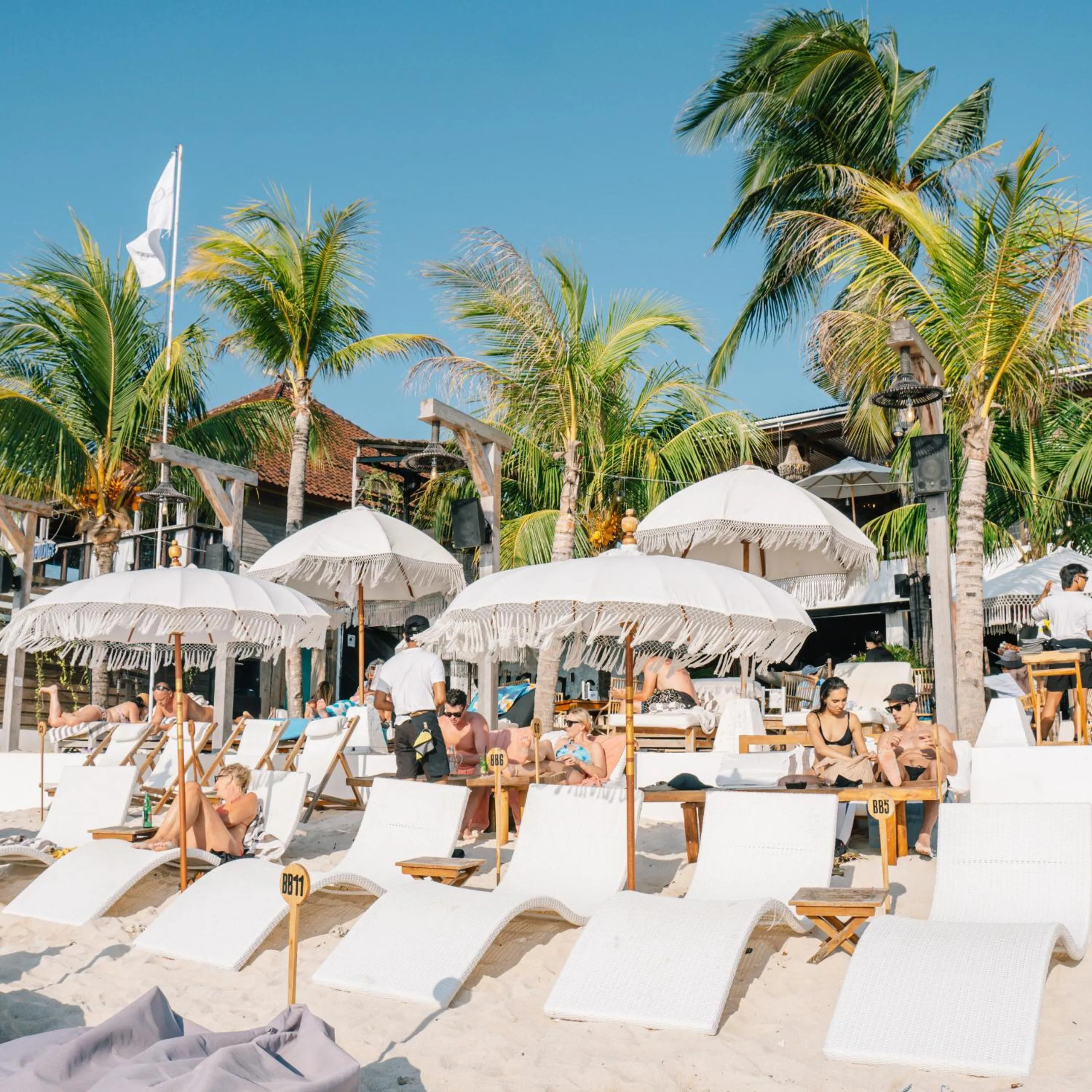 Ohana's Beachfront Resort & Beach Club