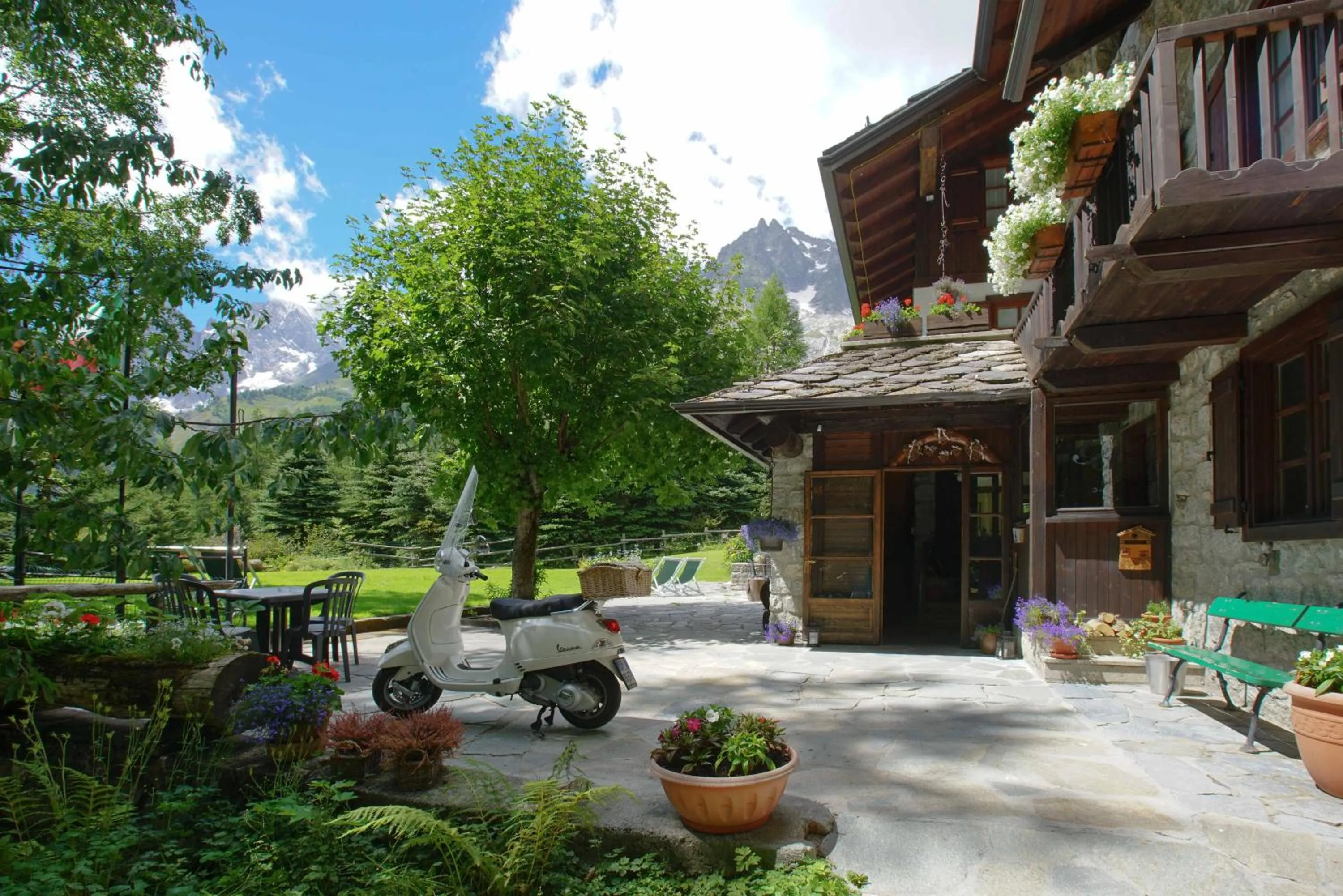 Patio in Hotel Locanda Belvedere