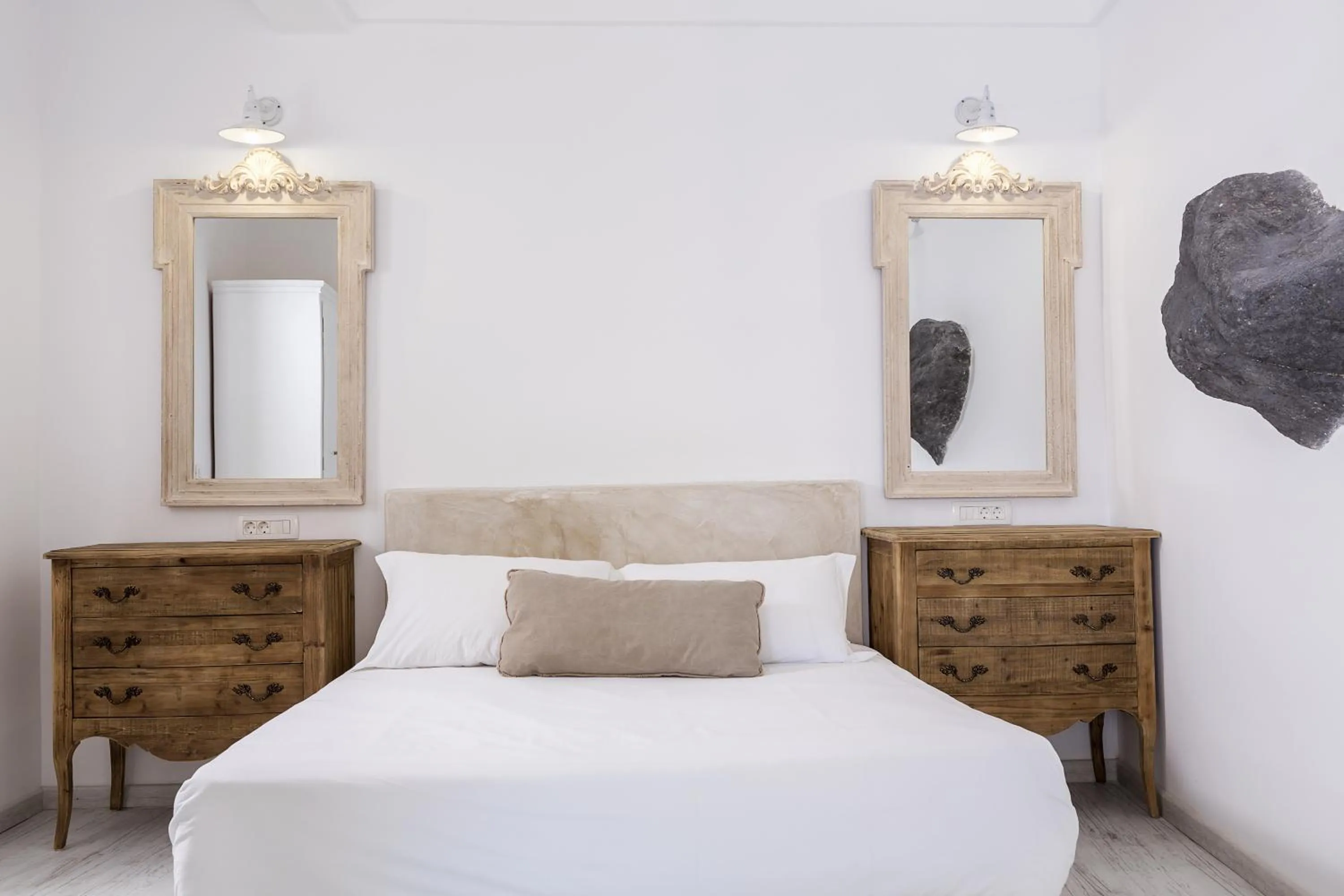 Bed in White Pearl Villas