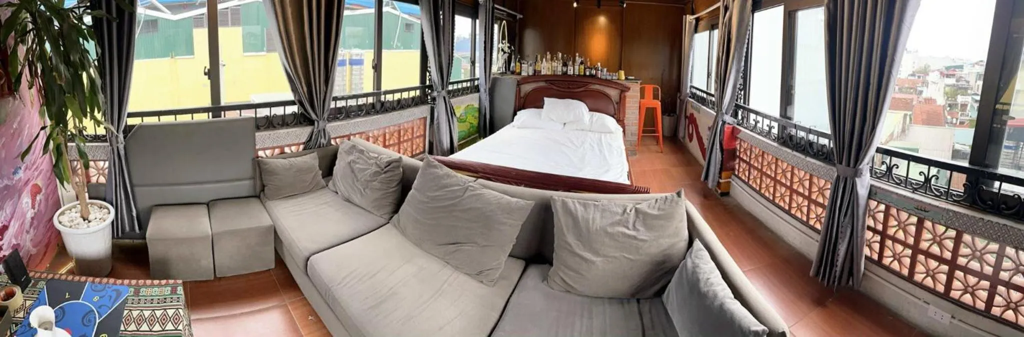 Ubuntu Hostel and Tour