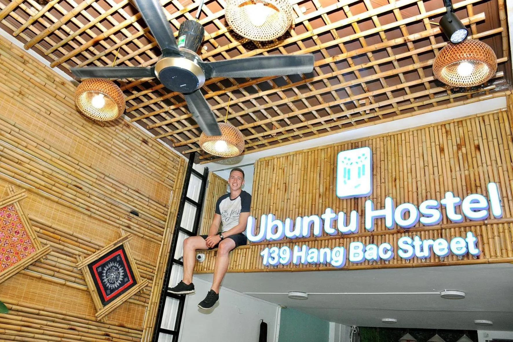 Ubuntu Hostel and Tour
