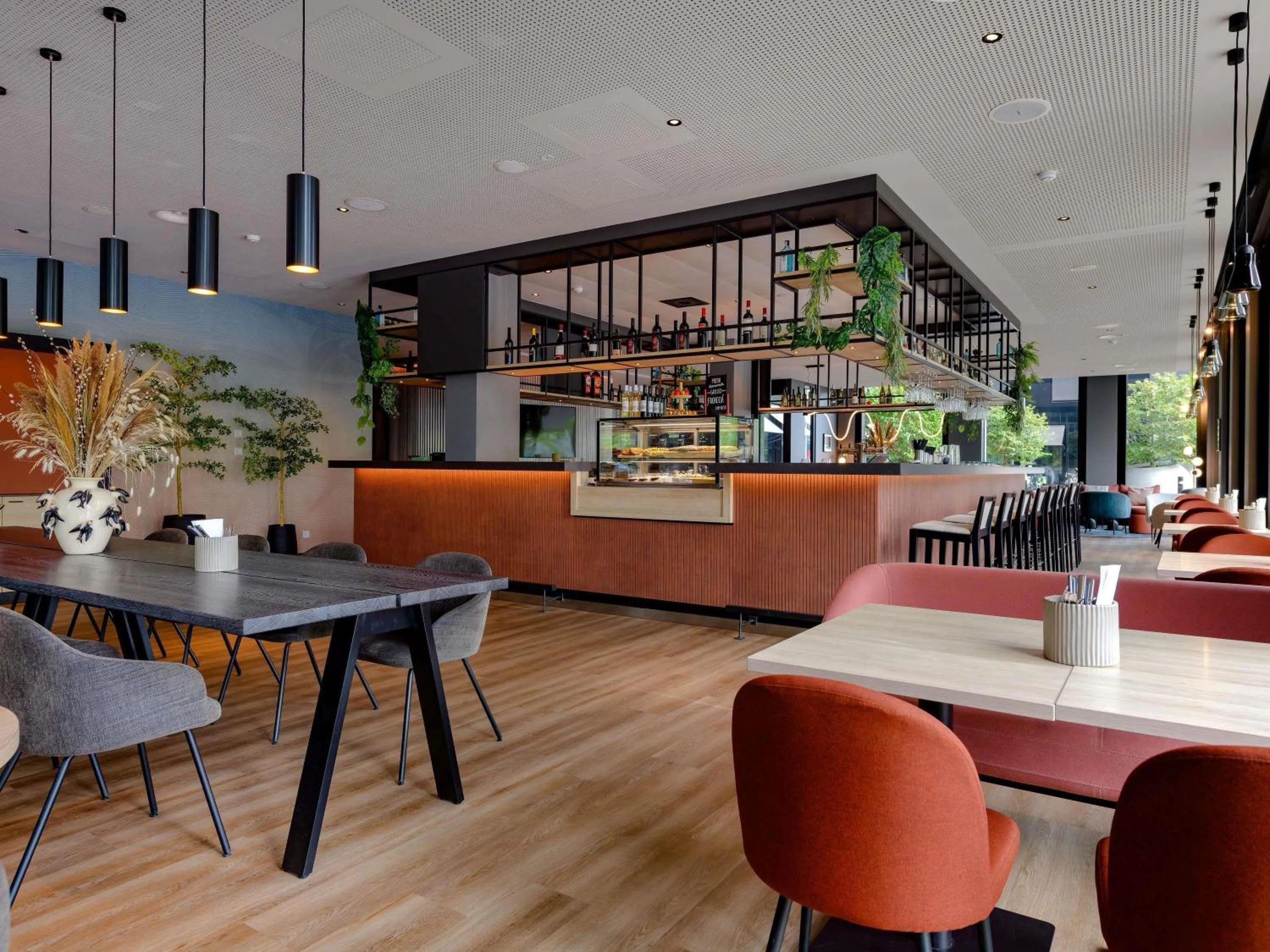 Lounge or bar in Mercure Zürich City