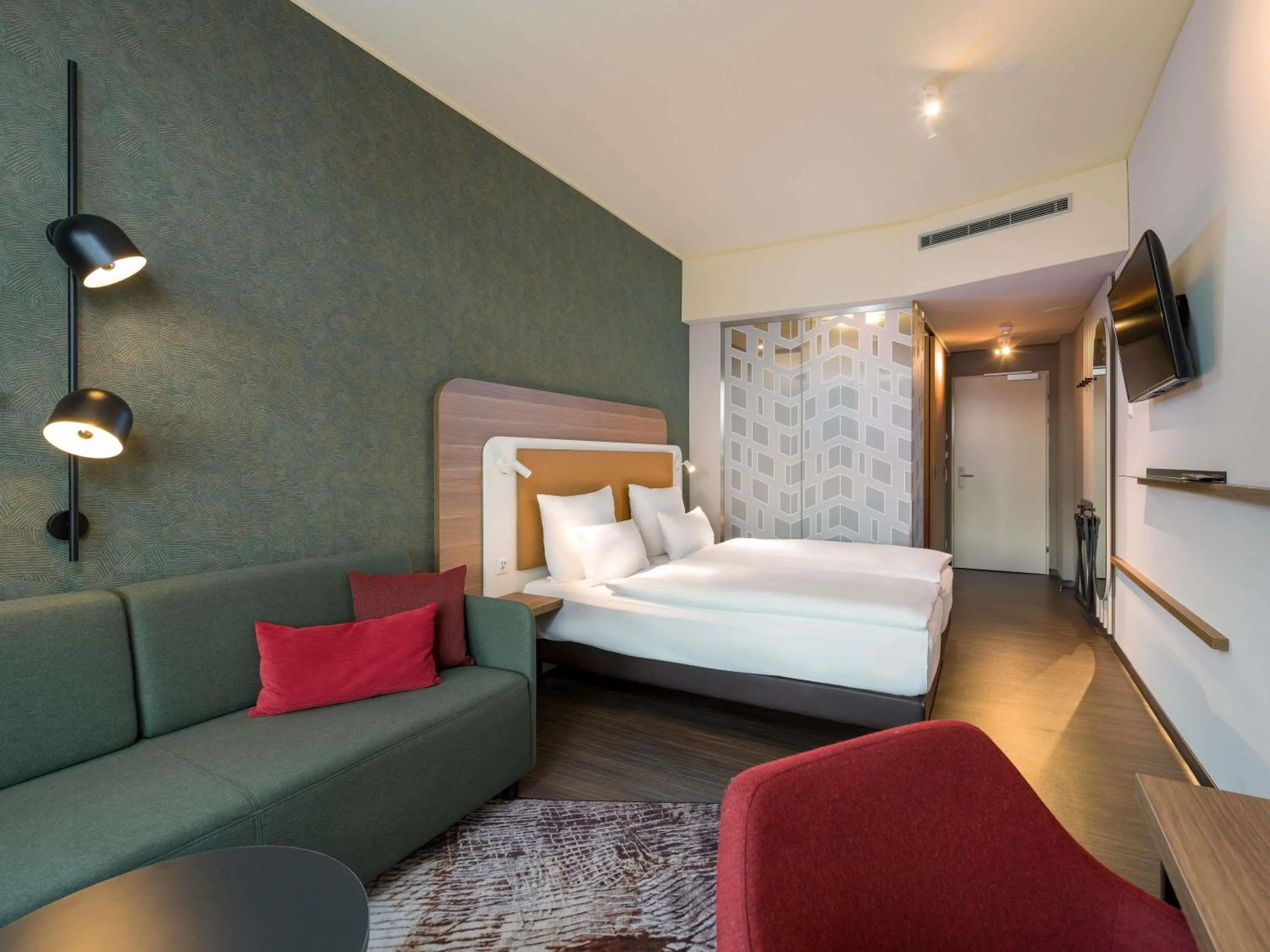 Bedroom, Bed in Mercure Zürich City