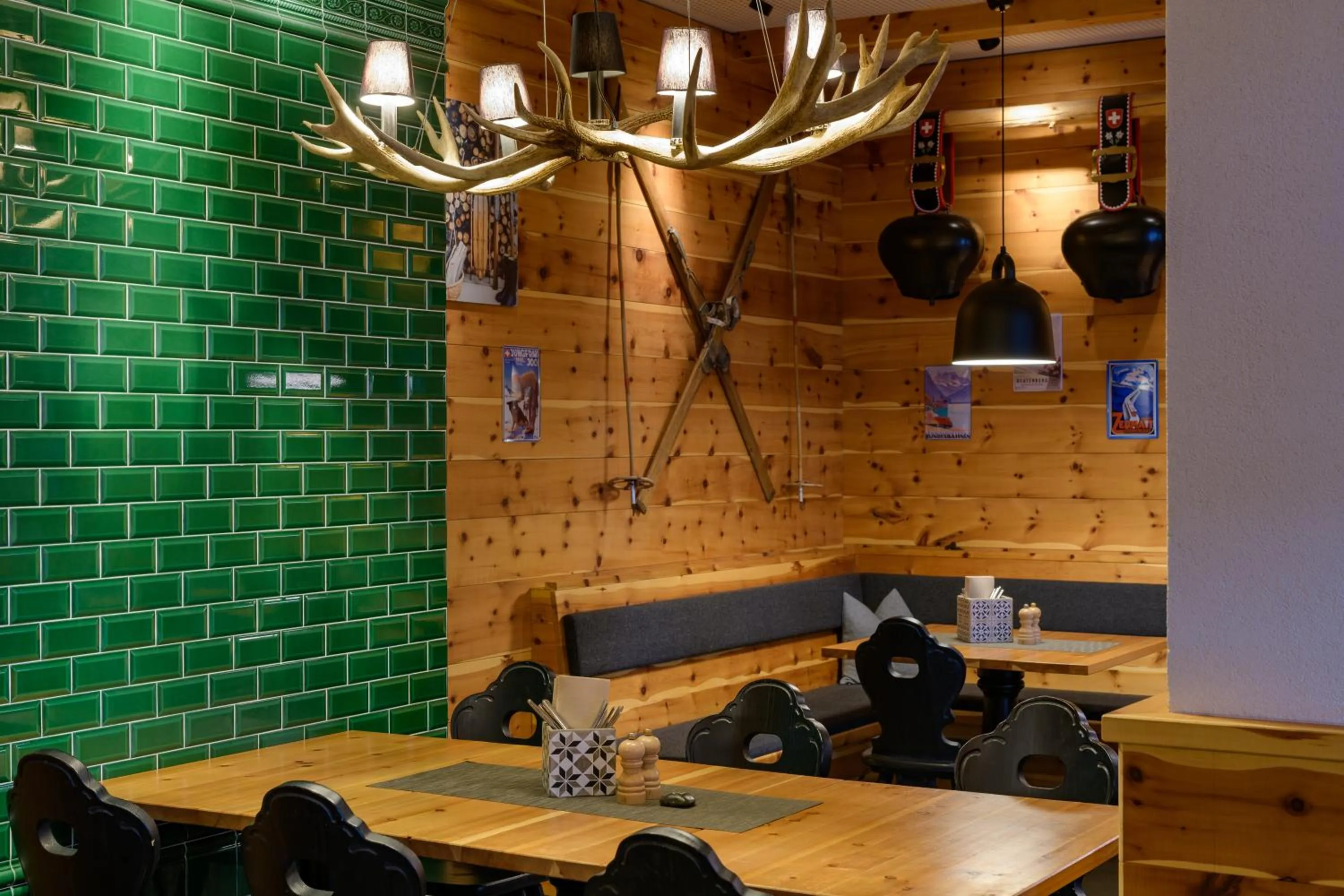 Restaurant/places to eat in Mercure Zürich City