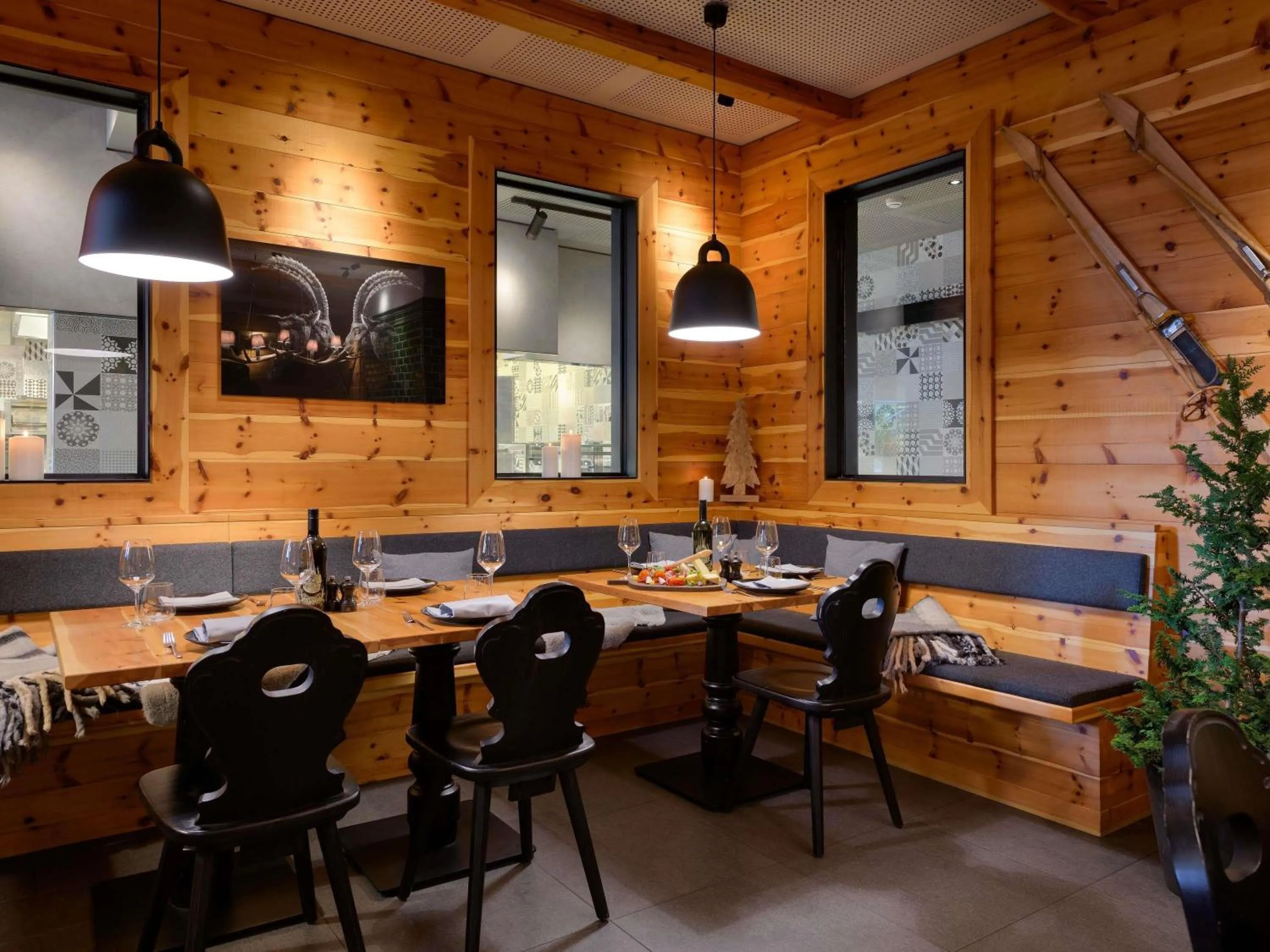 Restaurant/places to eat in Mercure Zürich City