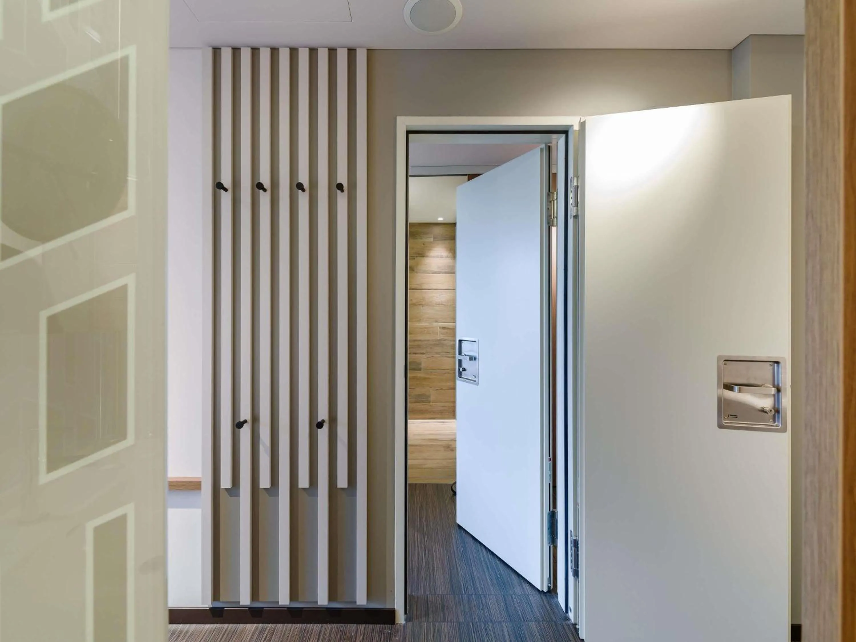 Bedroom in Mercure Zürich City