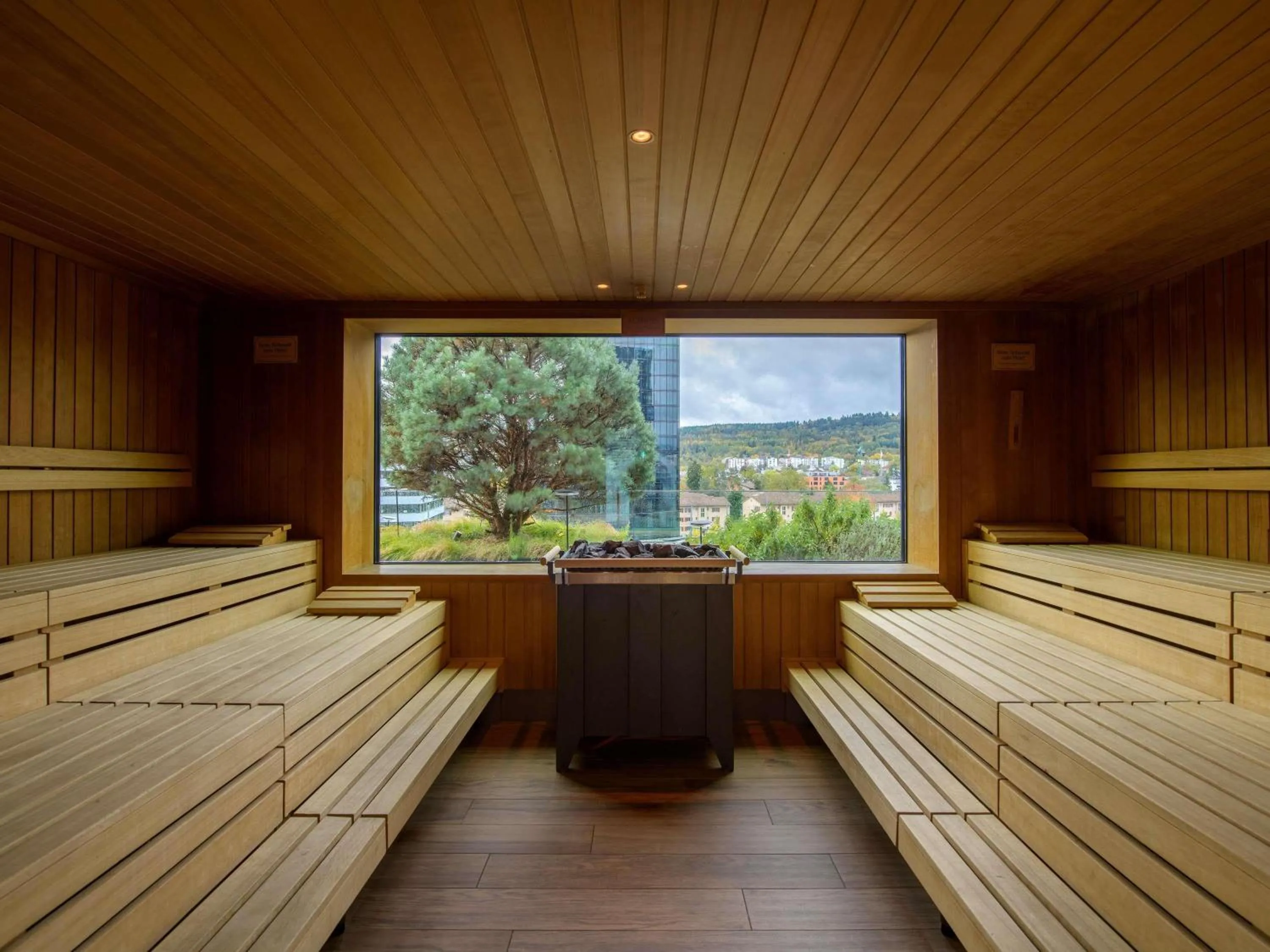 Property building in Mercure Zürich City