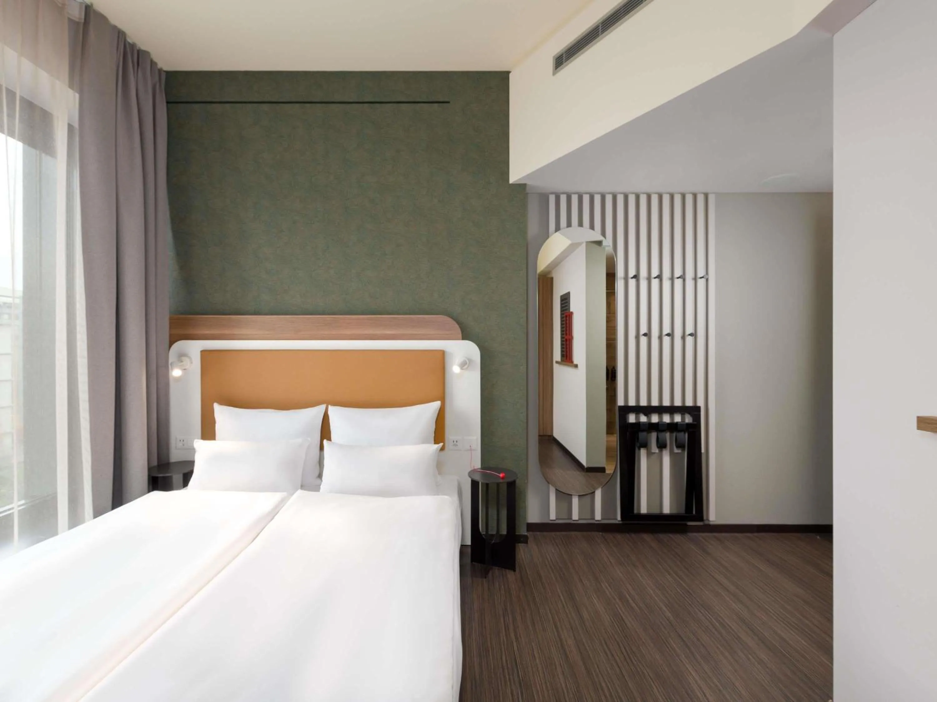 Bedroom, Bed in Mercure Zürich City