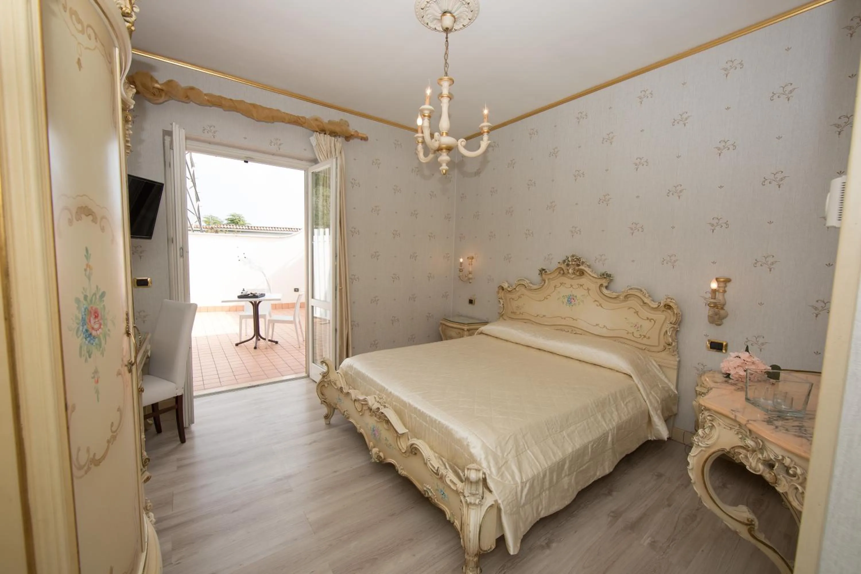 Bed in Hotel Imperiale