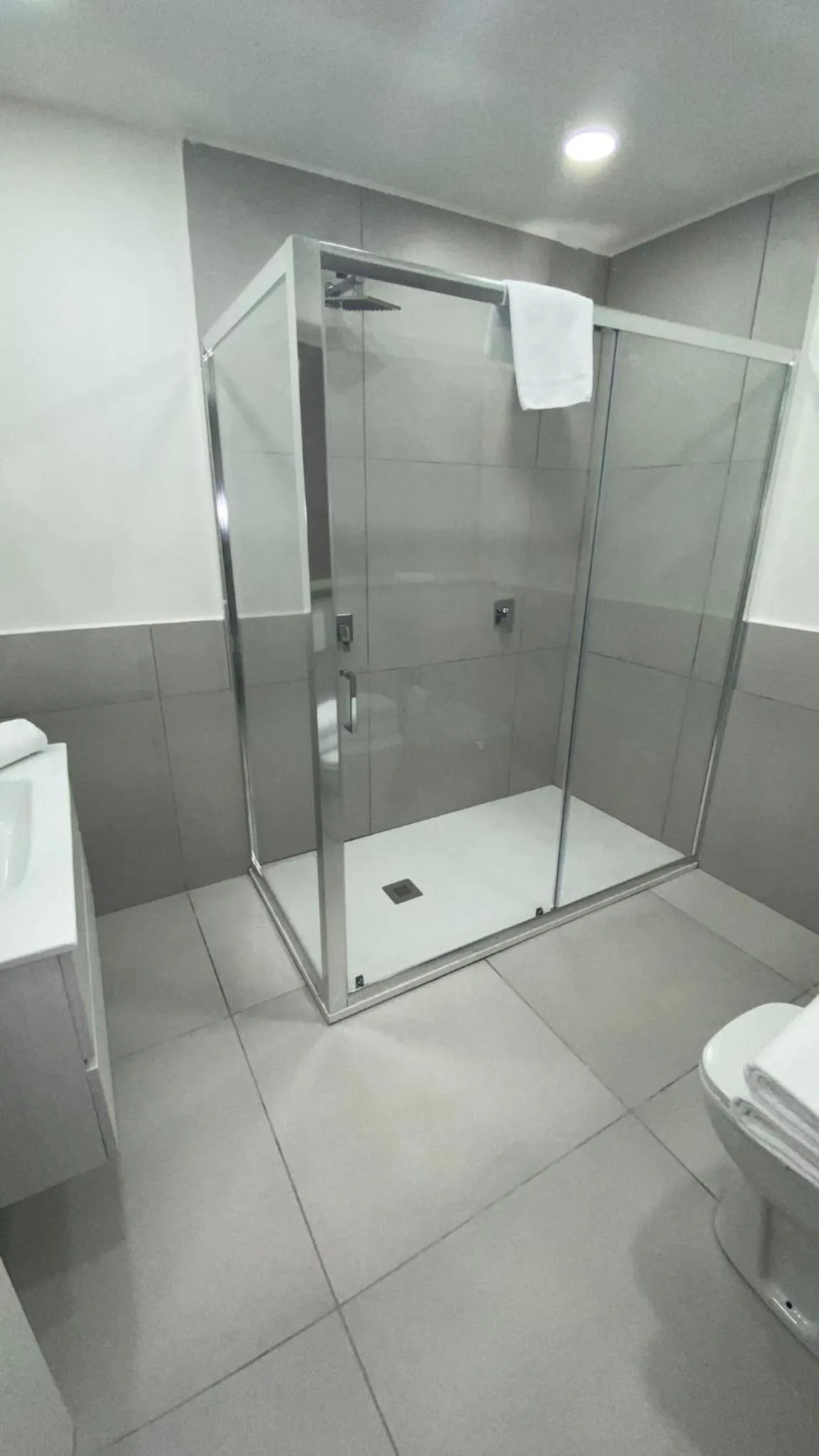 Shower in Hotel Imperiale