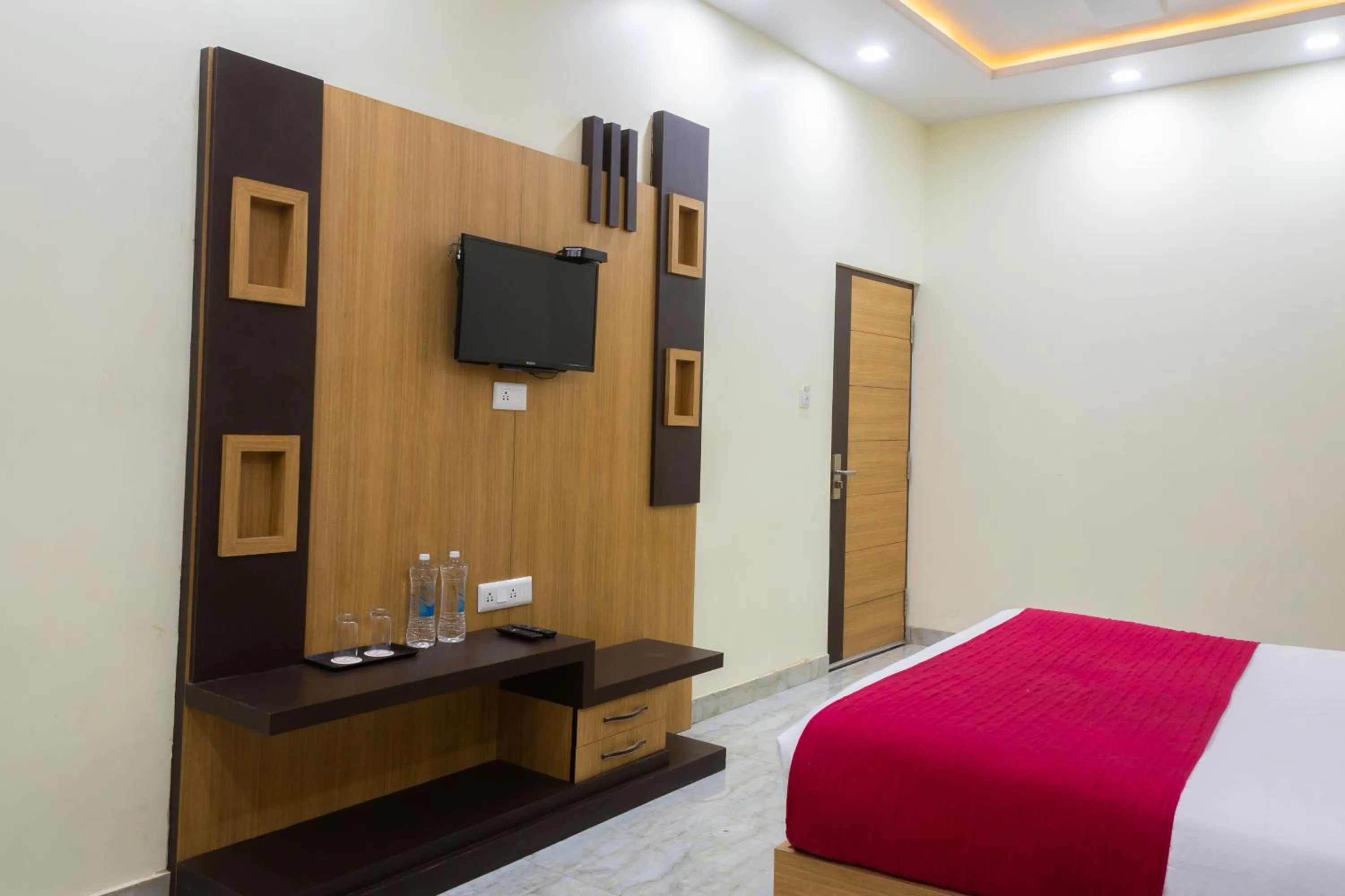 TV and multimedia, Bed in Hotel Pushkar City Inn