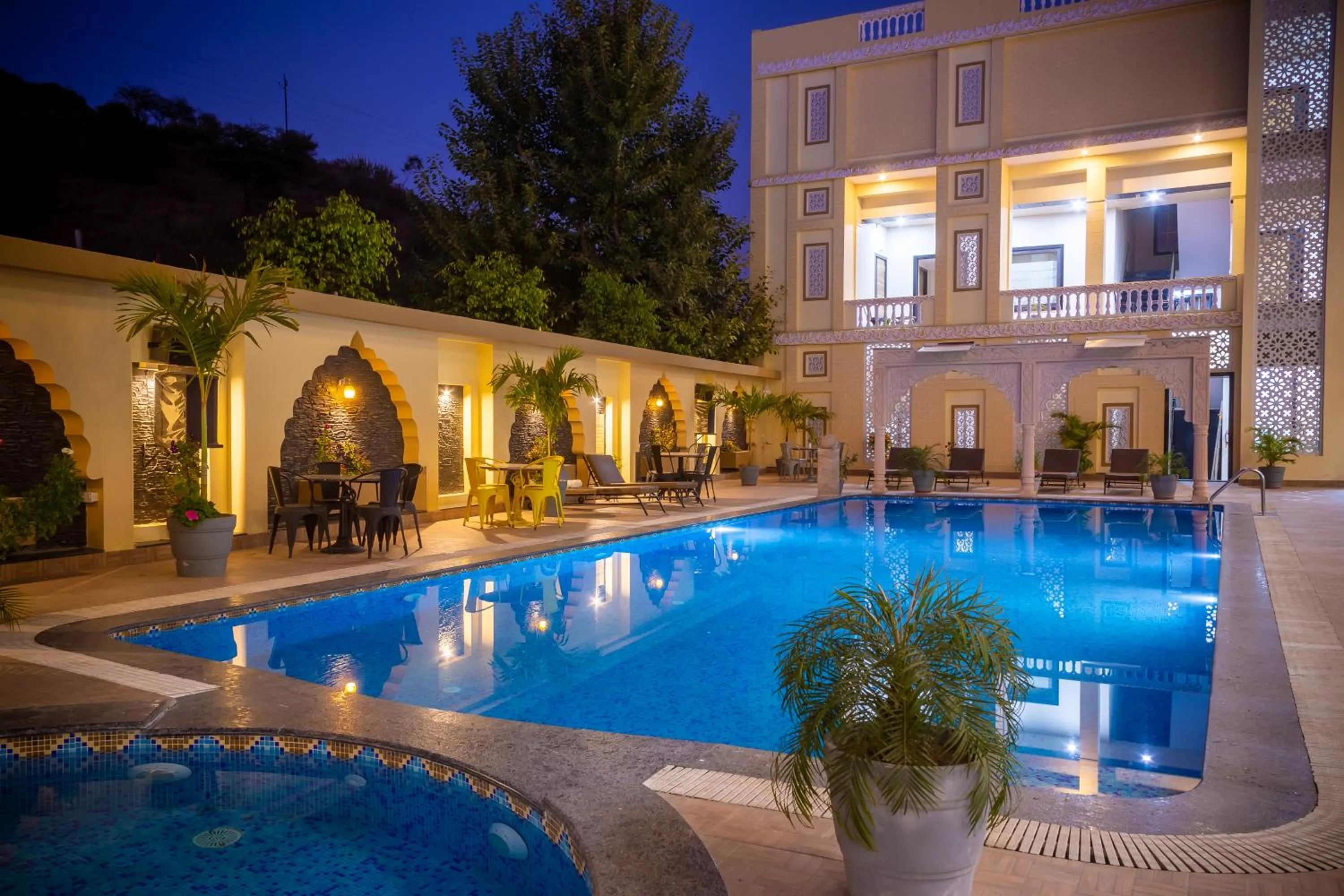 Swimming pool in Hotel Pushkar City Inn