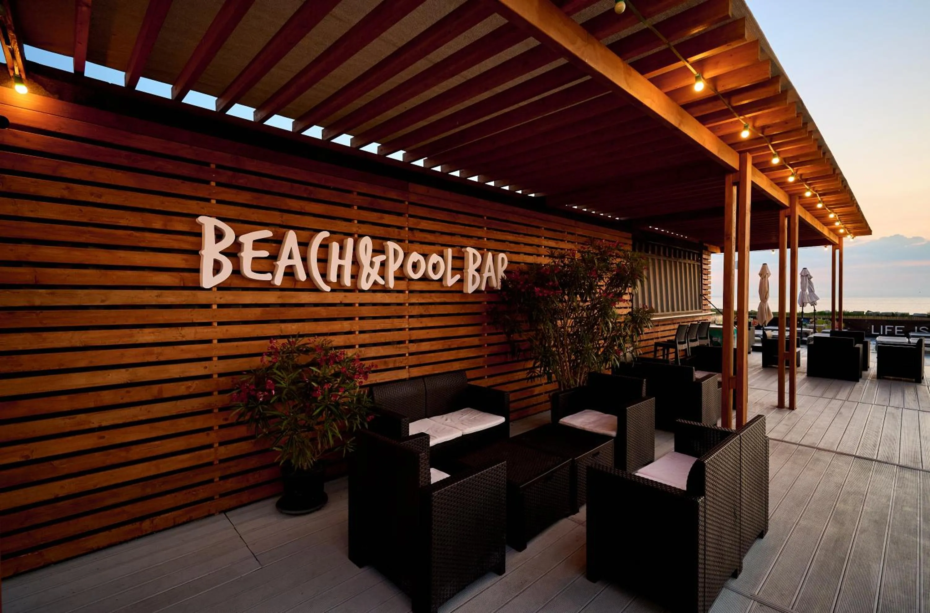 Swimming pool in Hotel Malibu