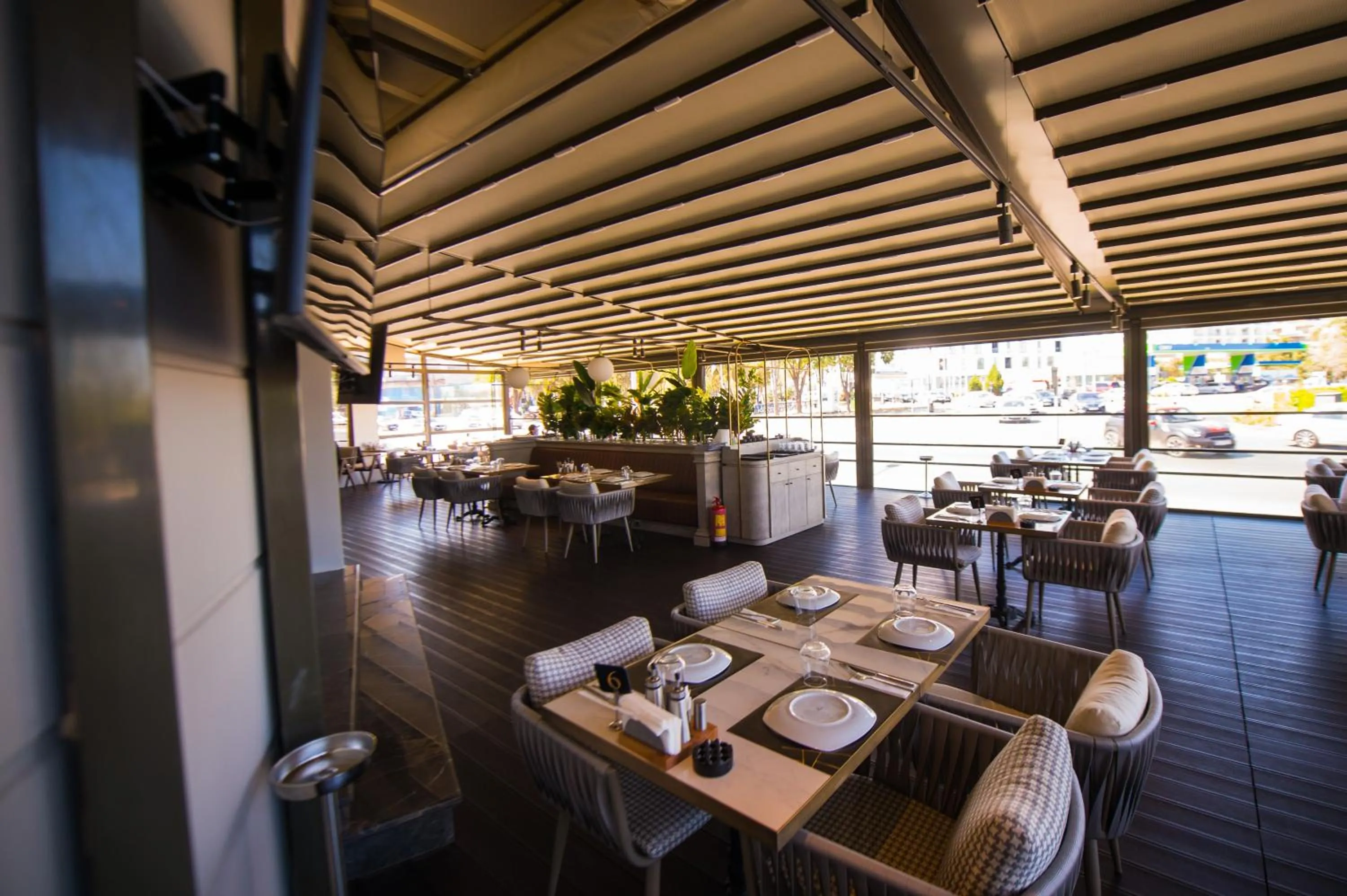 Restaurant/places to eat in Hotel Oxford