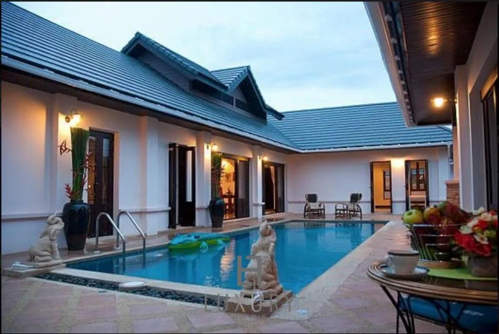 4 Bedroom Private Bali Style Villa HH6