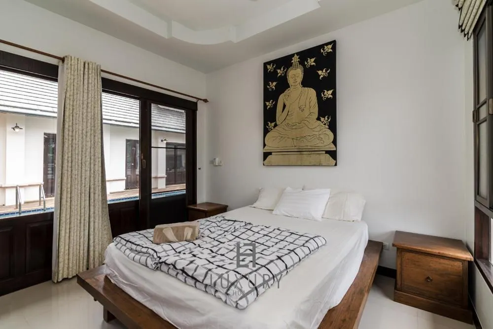 Bed in 4 Bedroom Private Bali Style Villa HH6