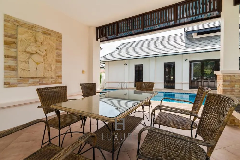 4 Bedroom Private Bali Style Villa HH6