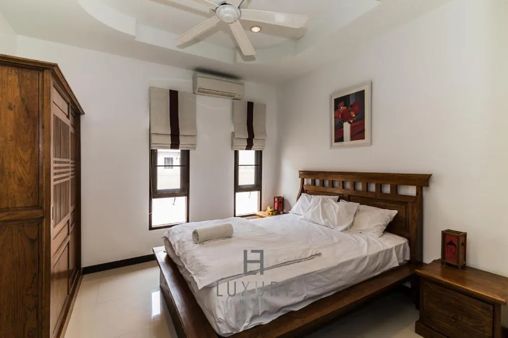 Bed in 4 Bedroom Private Bali Style Villa HH6