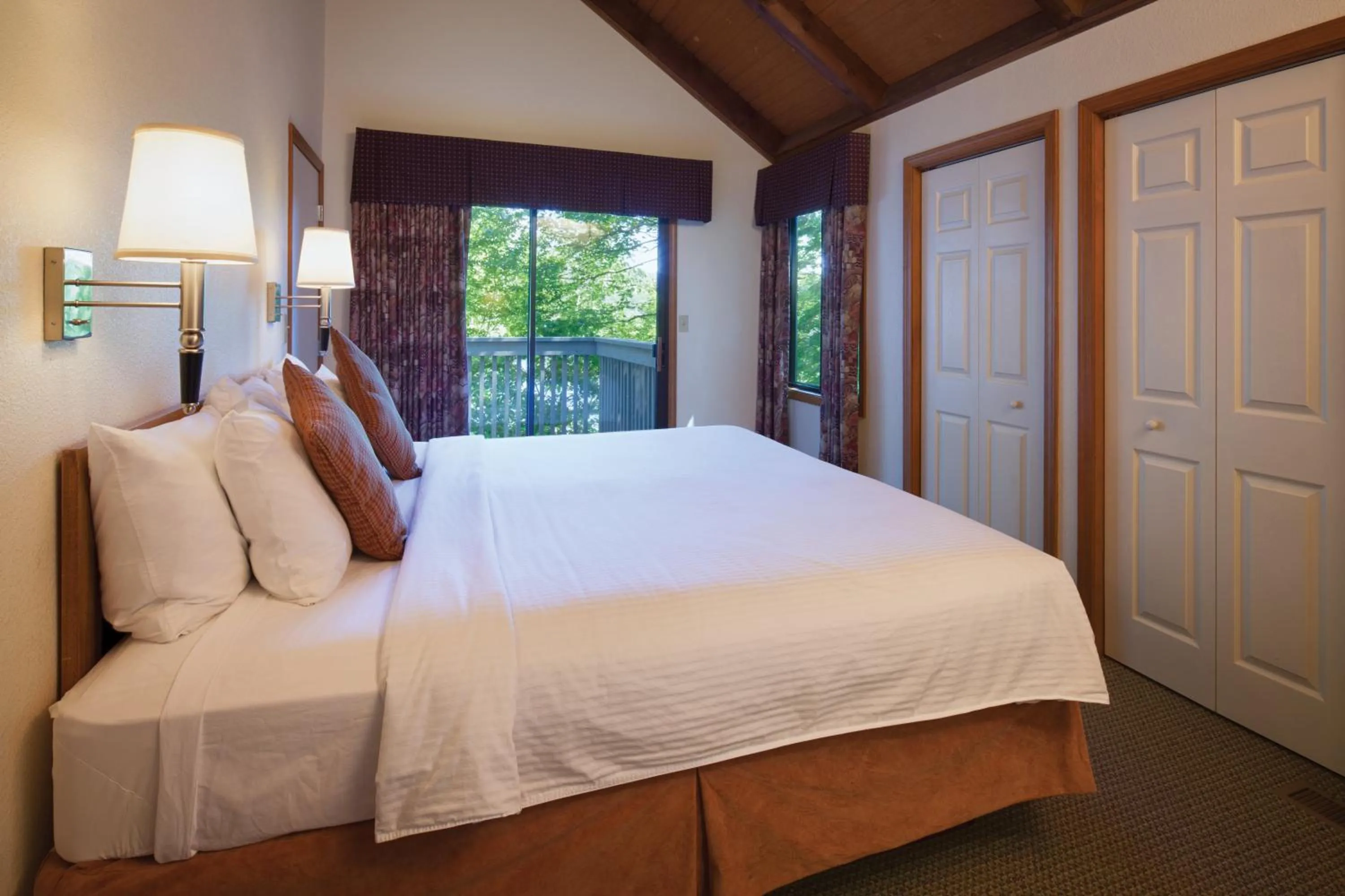 Bedroom in Club Wyndham Resort at Fairfield Mountains