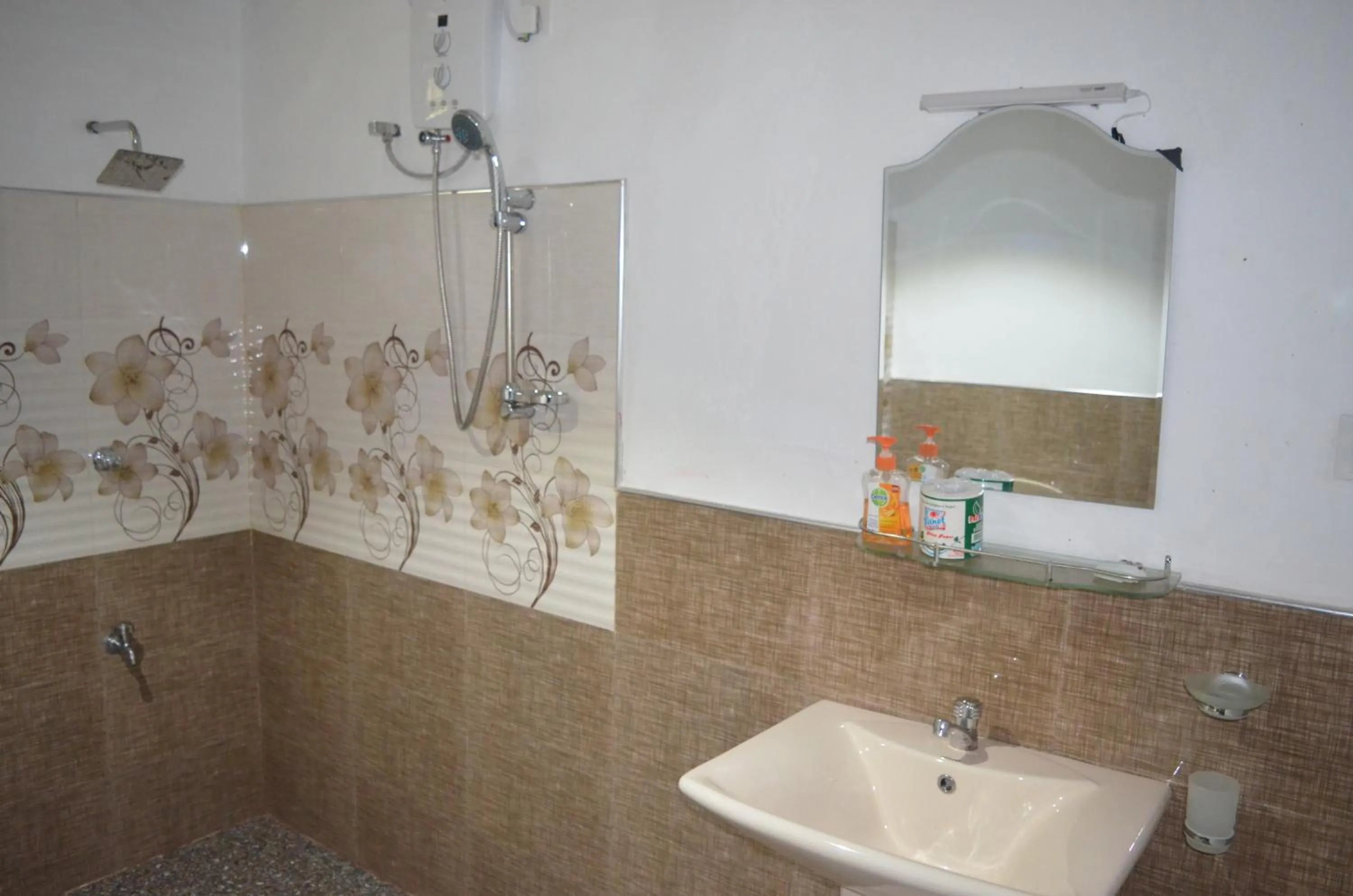 Bathroom in Green Garden Resort