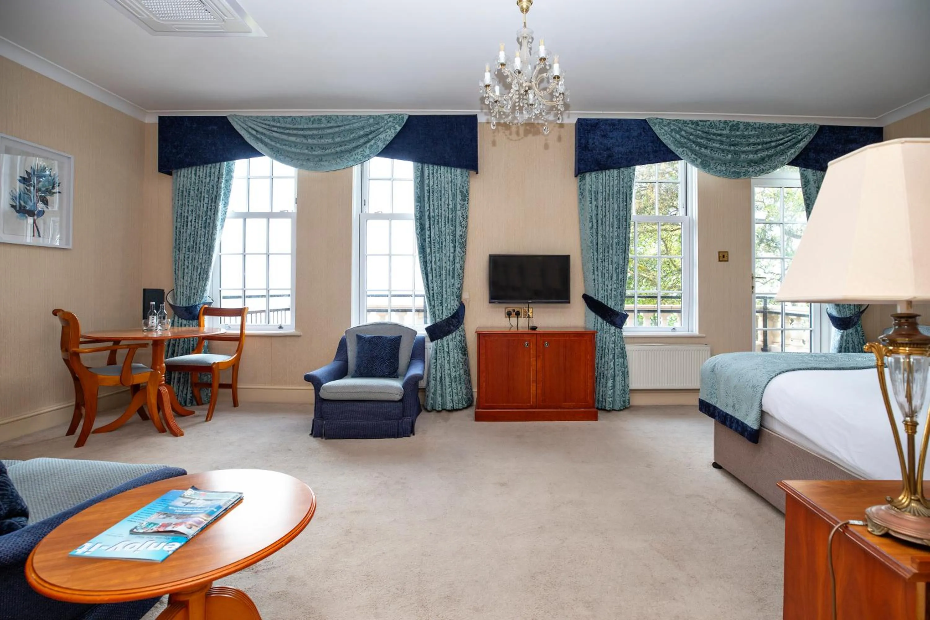 Bedroom, Bed in Hotel Miramar