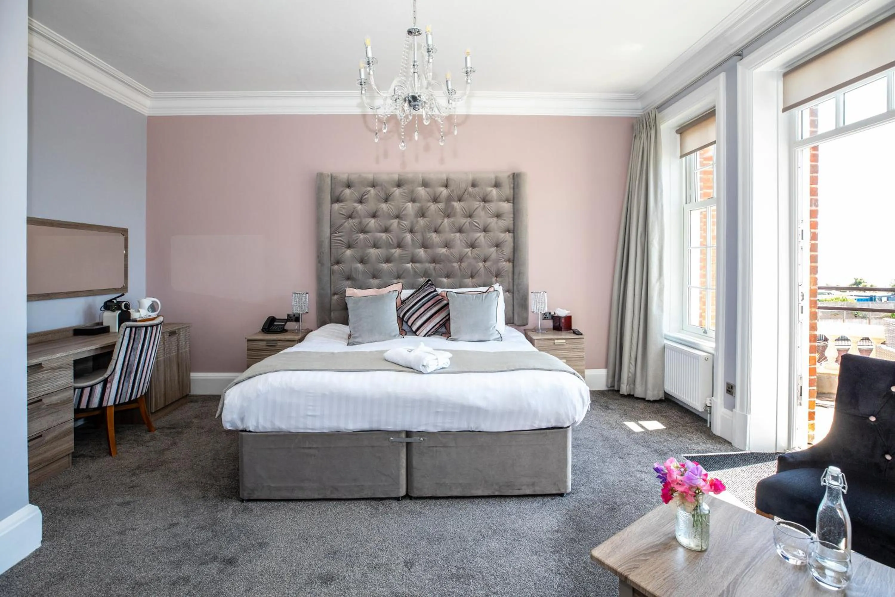 Photo of the whole room, Bed in Hotel Miramar