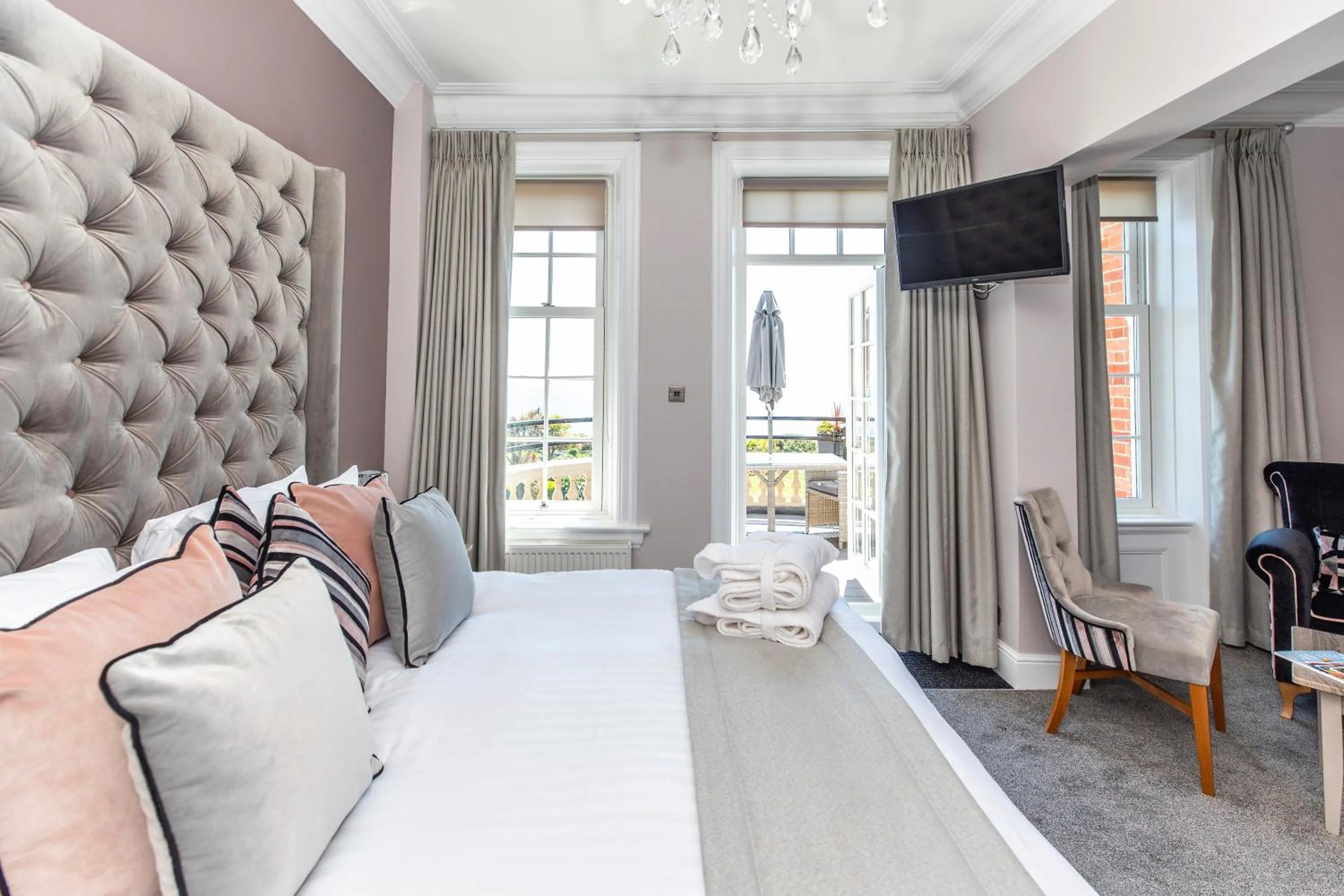 Bedroom, Bed in Hotel Miramar