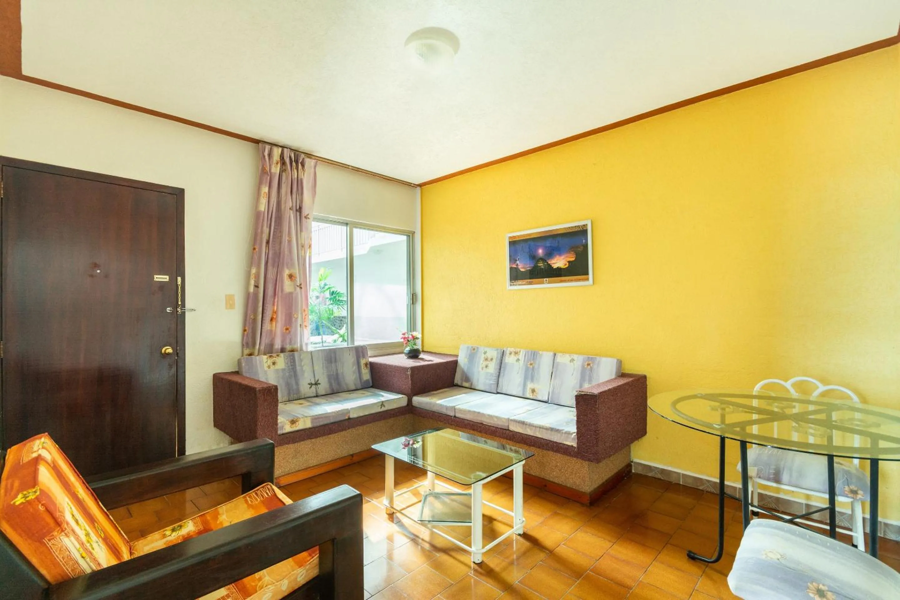 Bedroom in OYO Hotel Casa Blanca