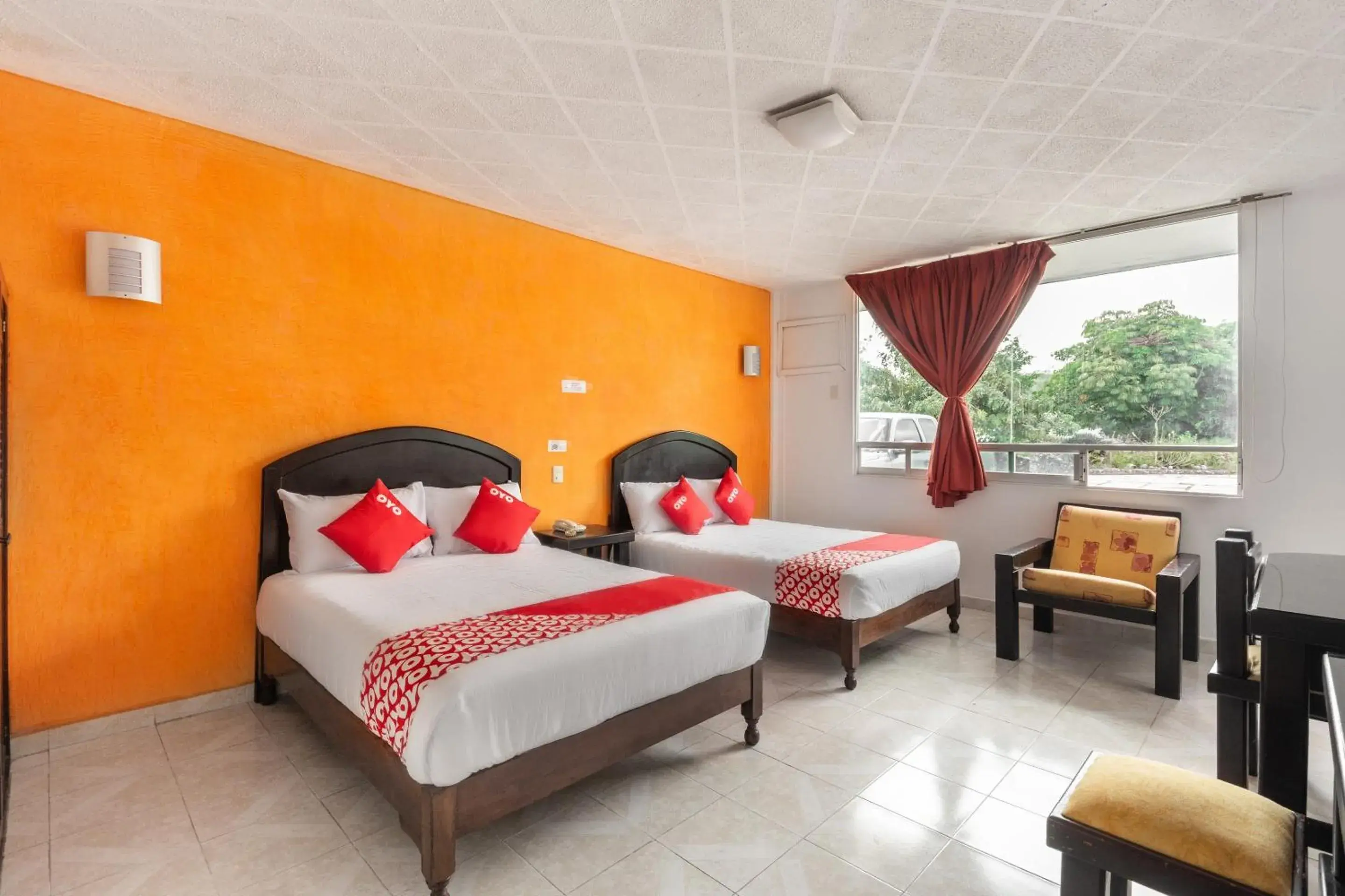 Standard Twin Room in OYO Hotel Casa Blanca Standard Twin Room in OYO Hotel Casa Blanca