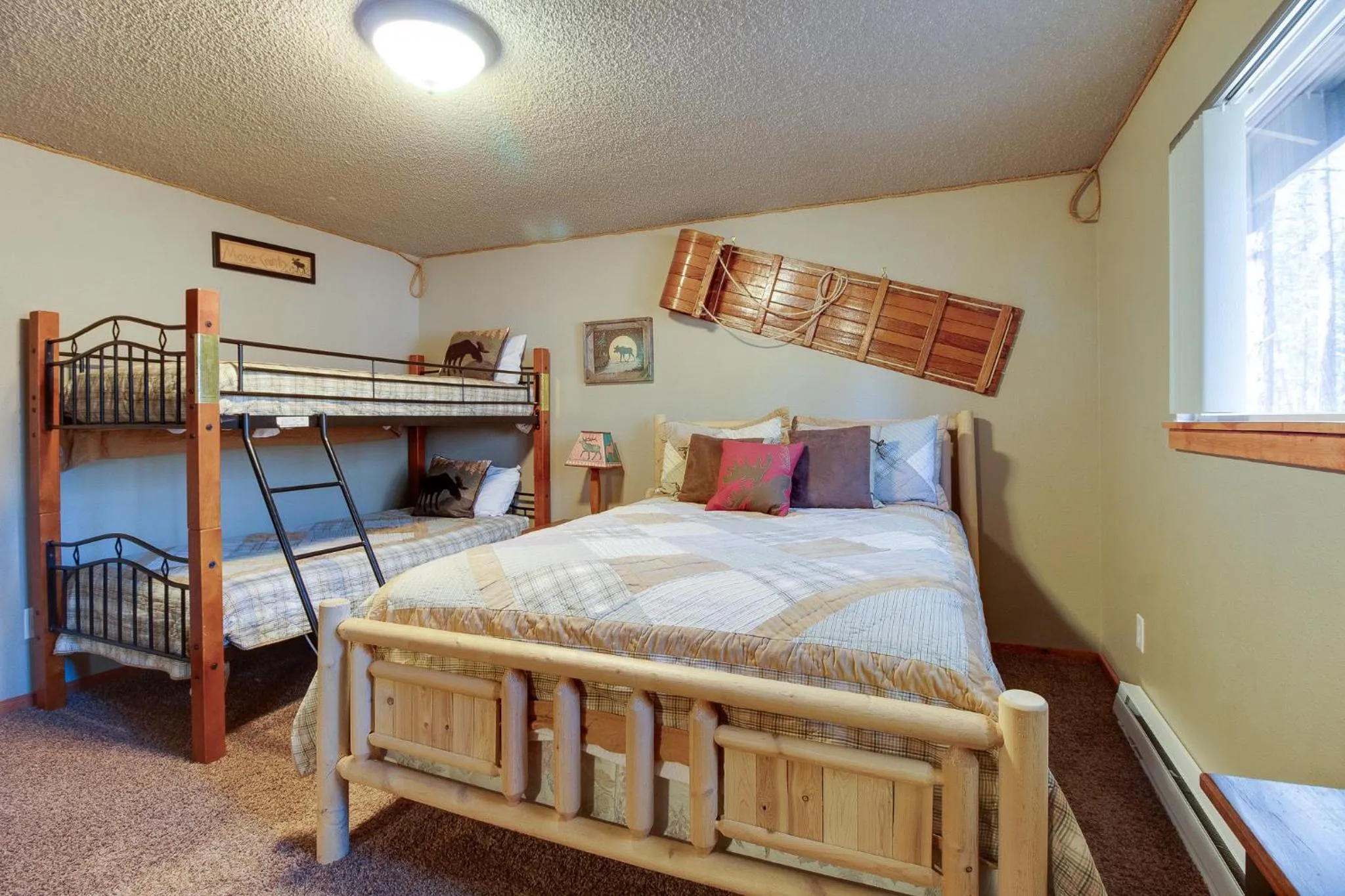 Property building, Bed in The Sisters Moose