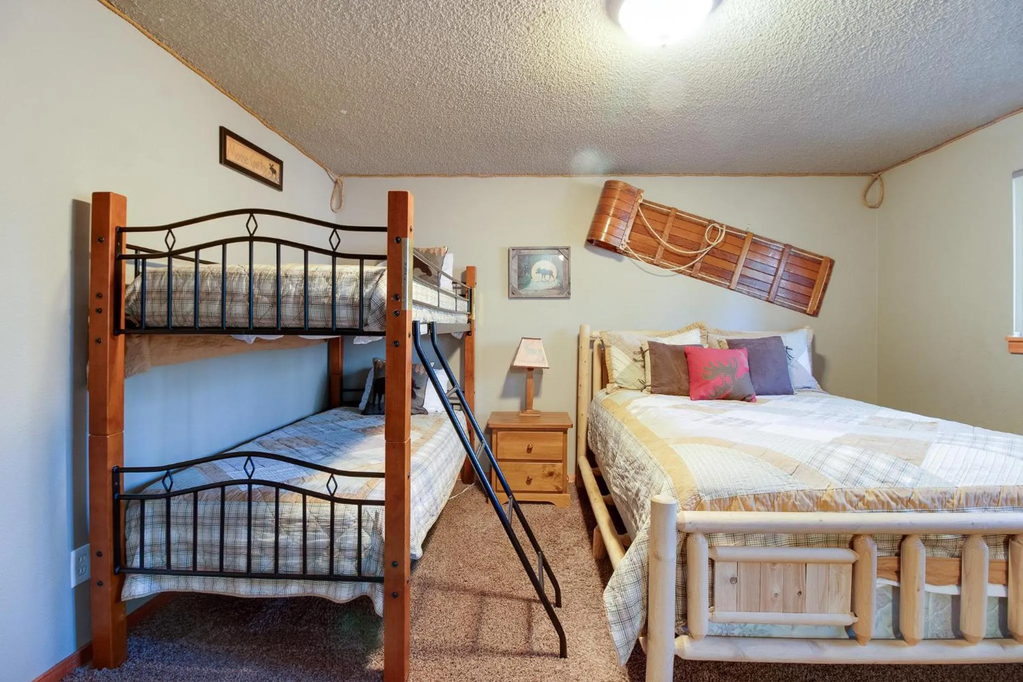 Property building, Bed in The Sisters Moose