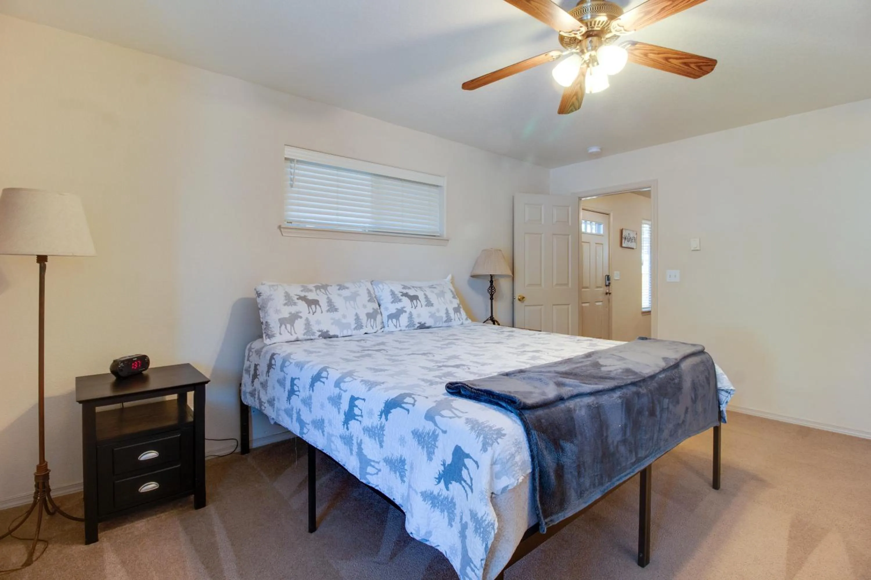 Property building, Bed in Timber Creek Escape