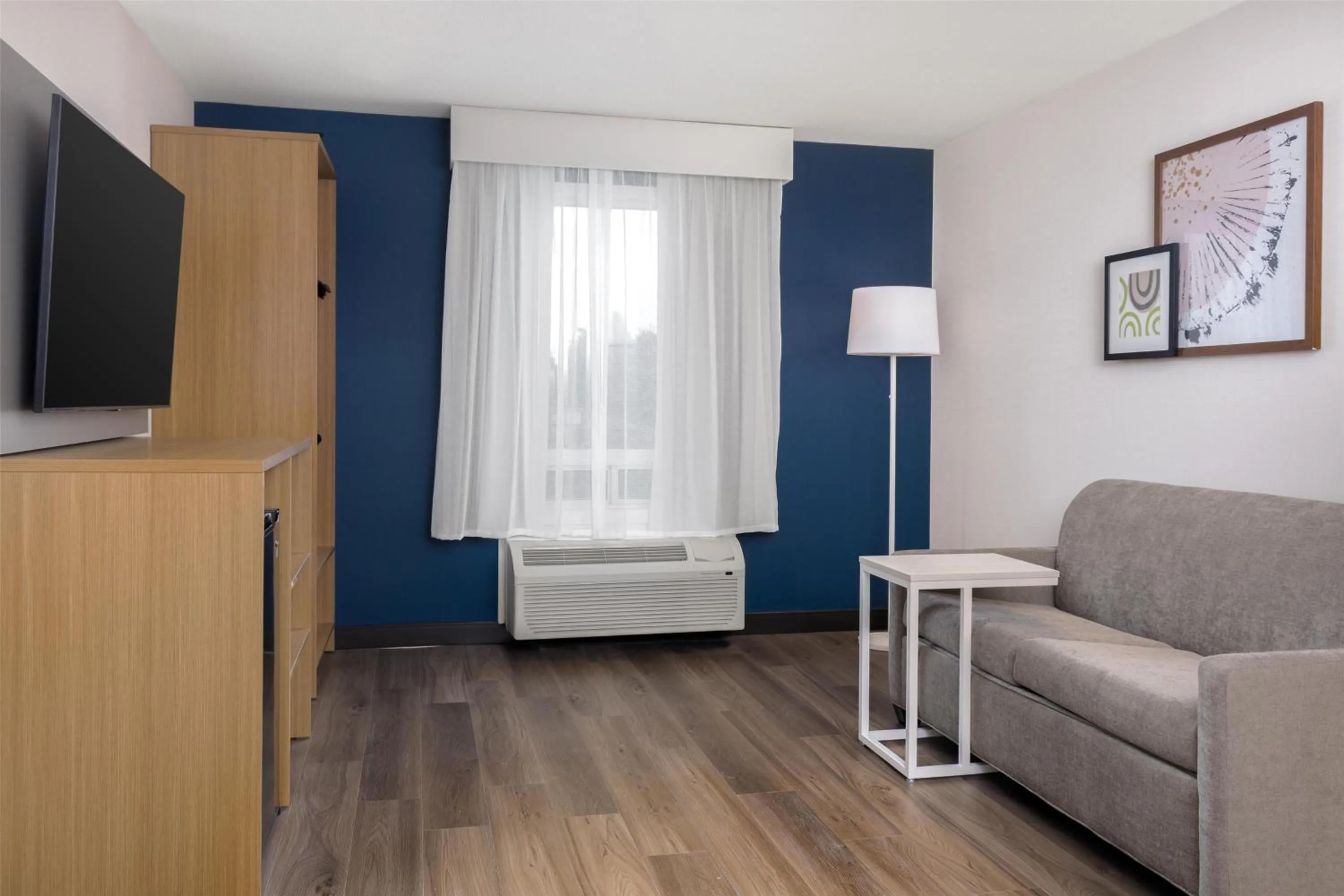 Living room in Spark By Hilton Woodstock