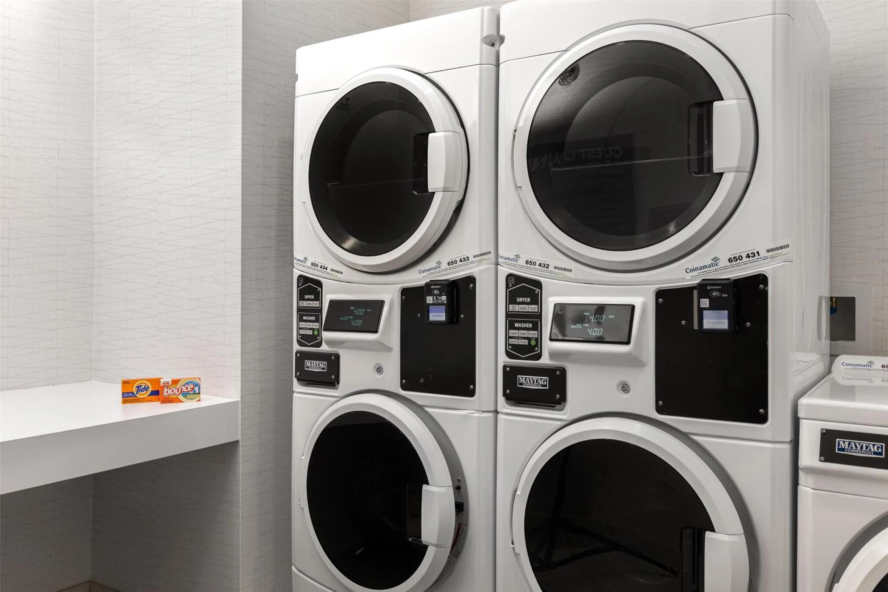 laundry in Spark By Hilton Woodstock