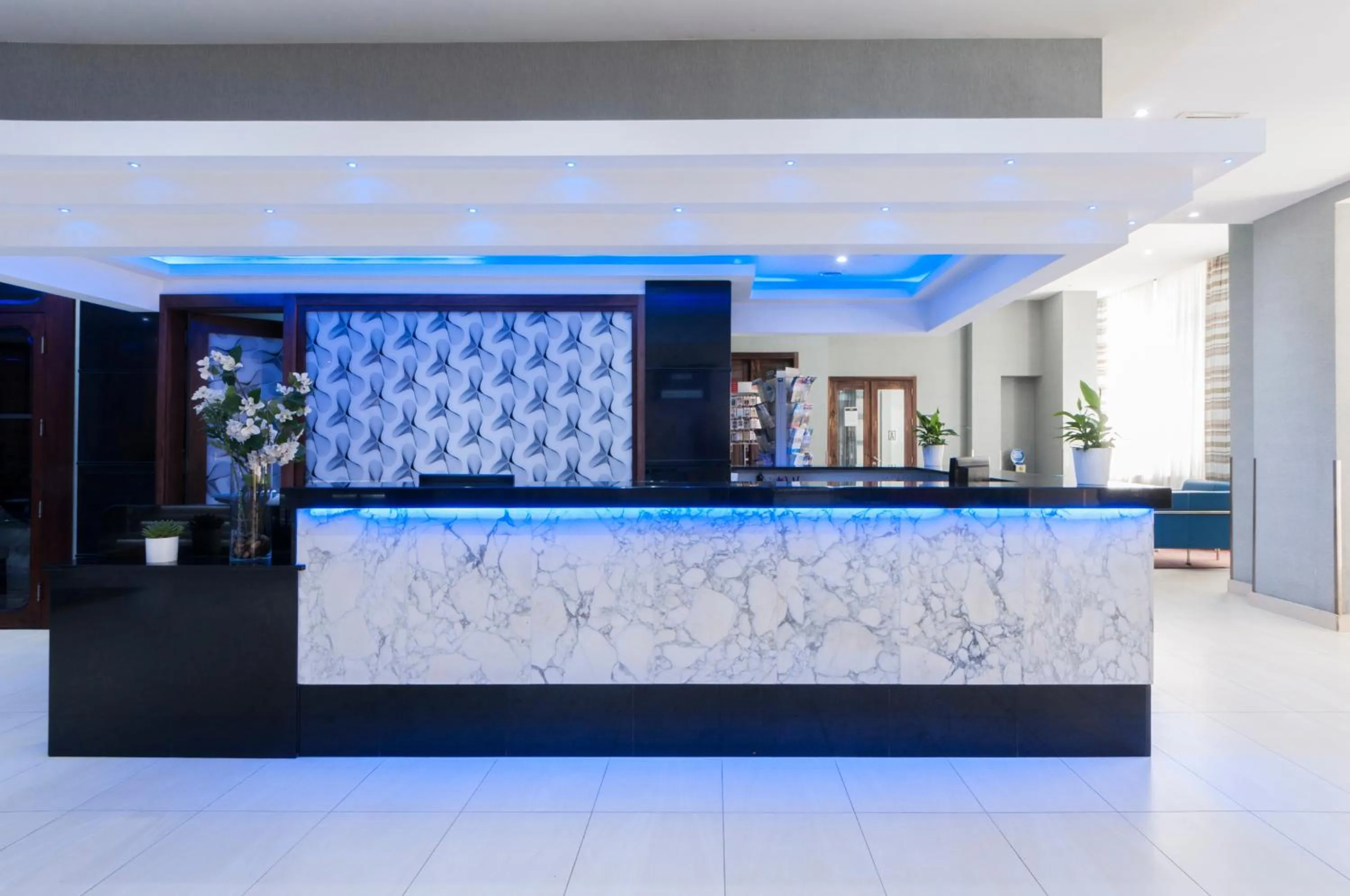 Lobby or reception in ROOMS by Alexandra Hotel