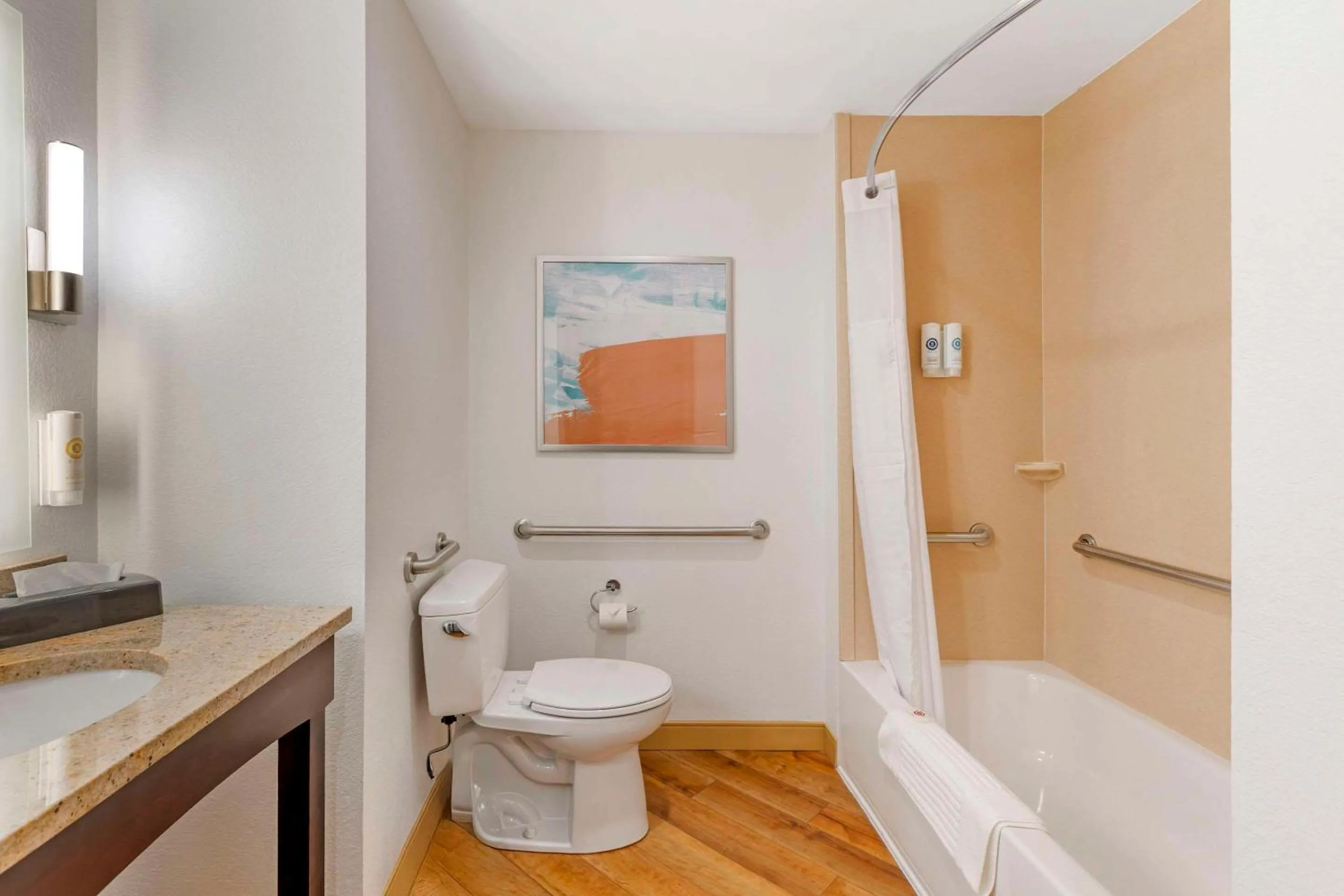 Bedroom in Comfort Inn & Suites Verona at Turning Stone Resort Casino