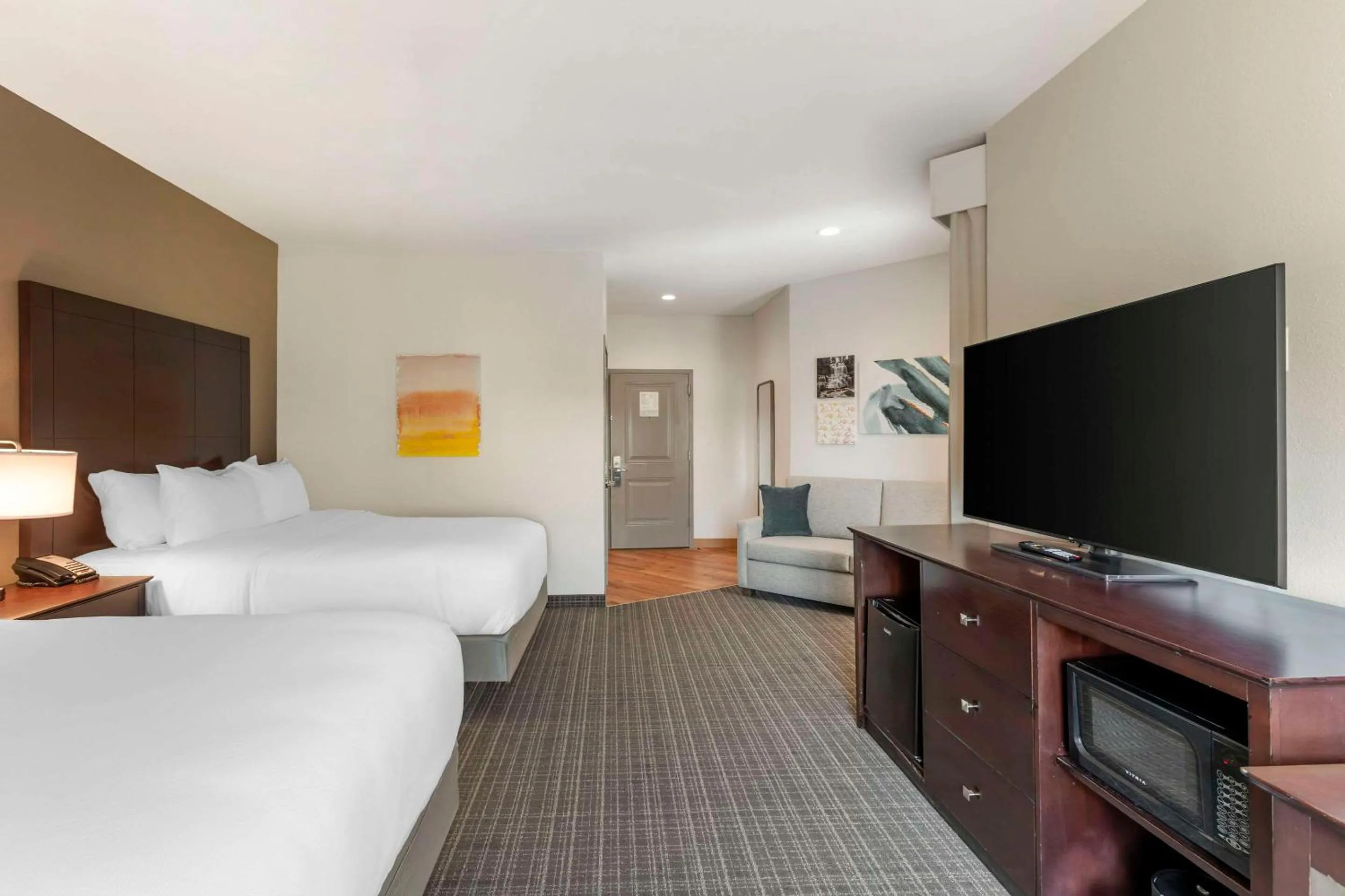 Bedroom, Bed in Comfort Inn & Suites Verona at Turning Stone Resort Casino
