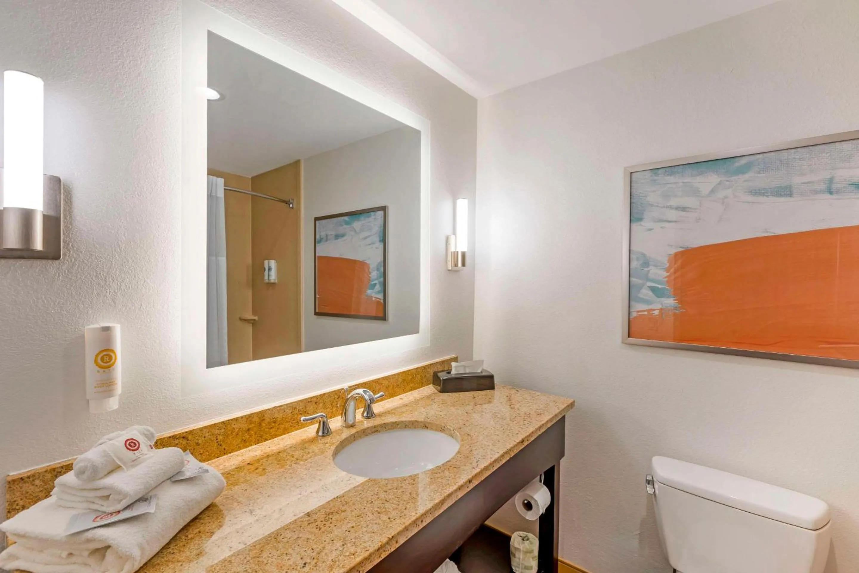 Bedroom in Comfort Inn & Suites Verona at Turning Stone Resort Casino