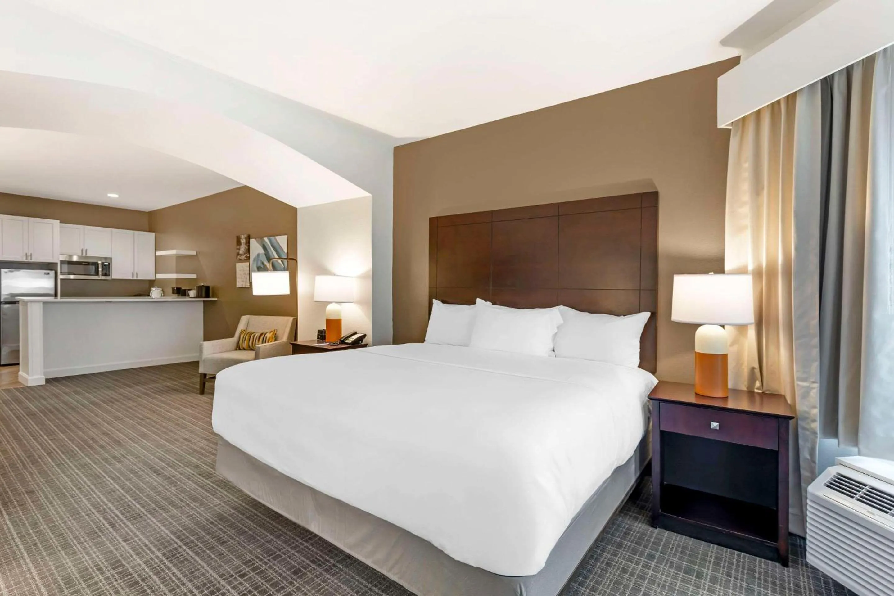 Bedroom, Bed in Comfort Inn & Suites Verona at Turning Stone Resort Casino